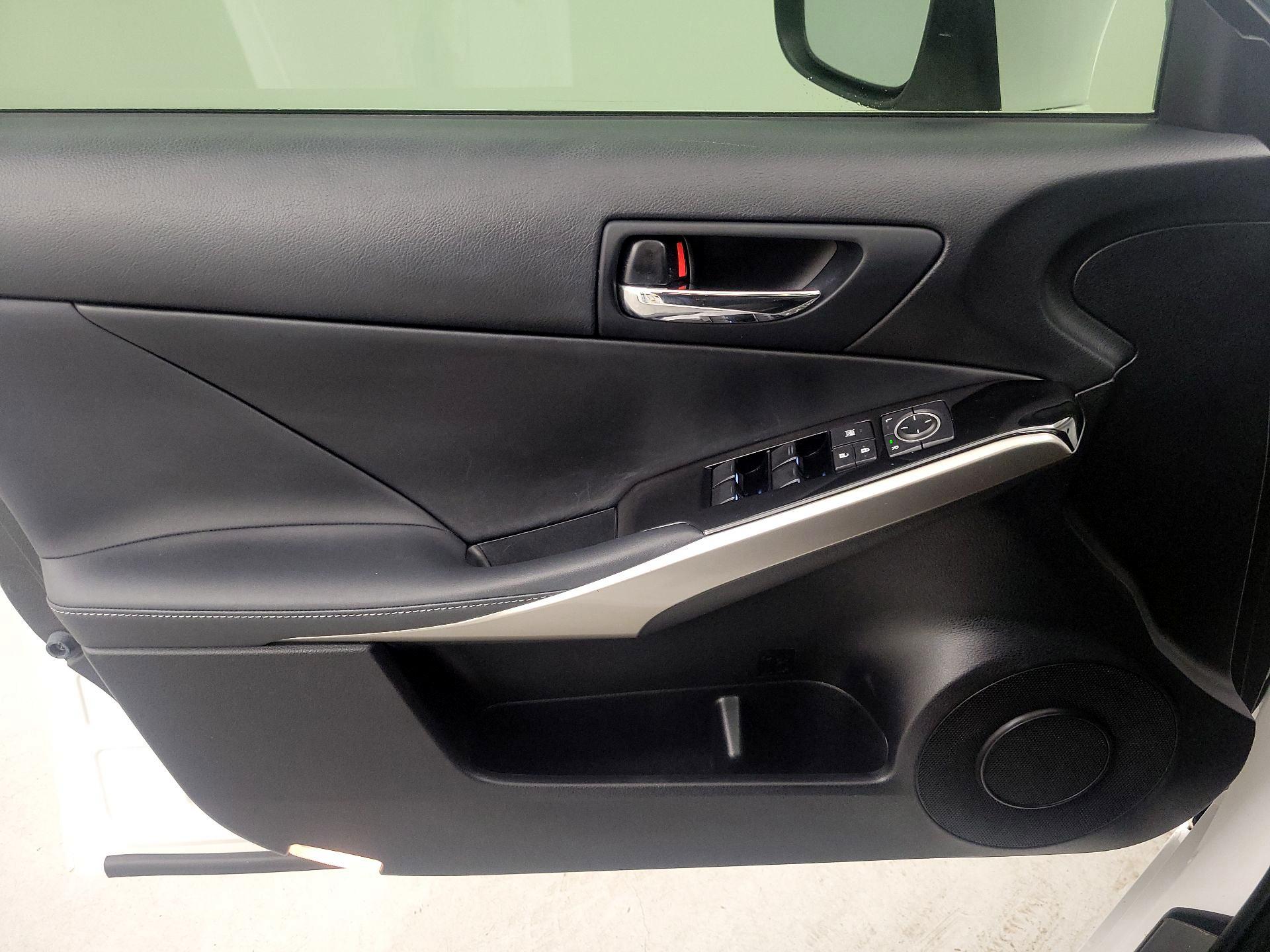 Thumbnail: 2015 Lexus IS - 12