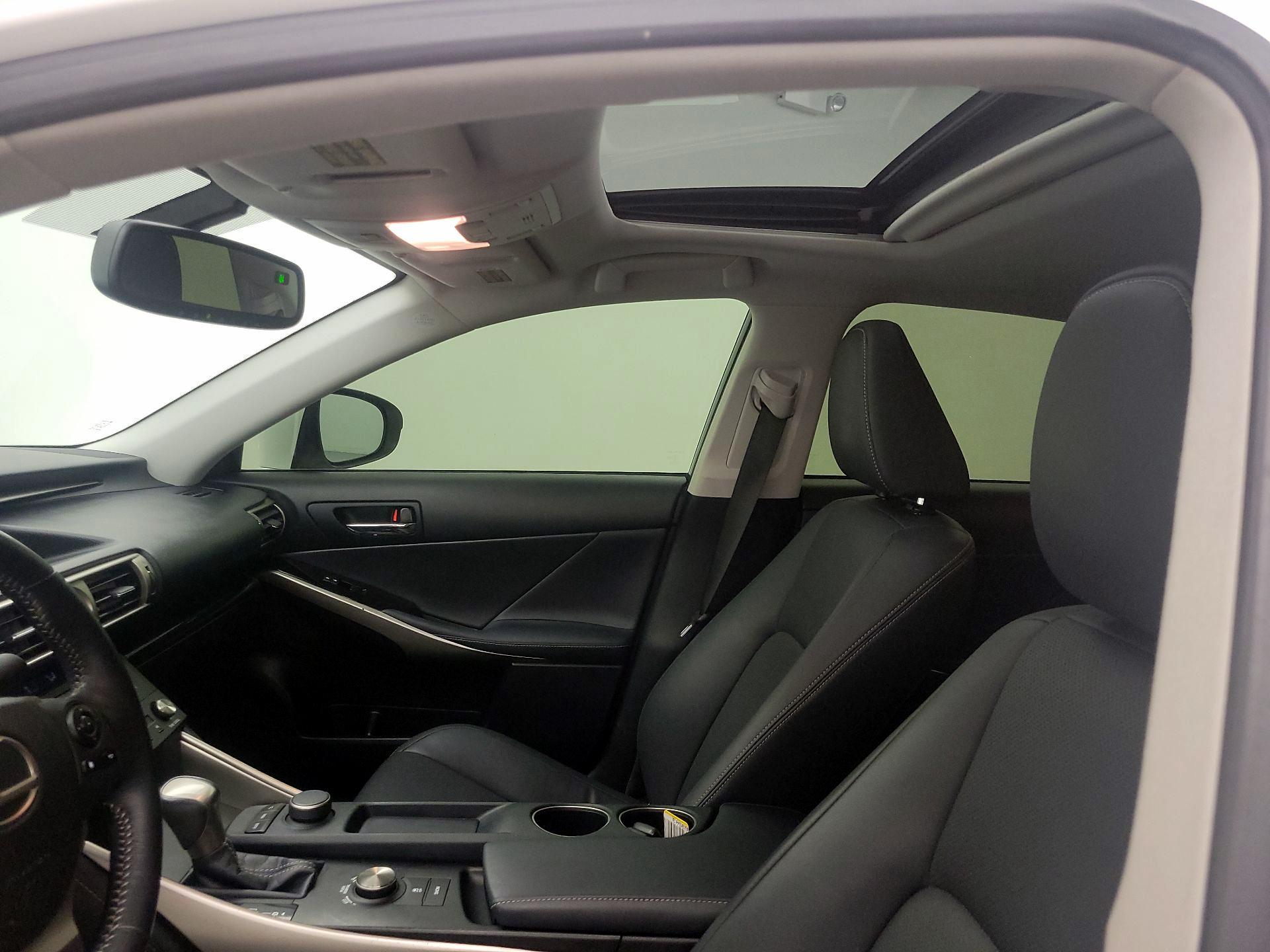 Thumbnail: 2015 Lexus IS - 19