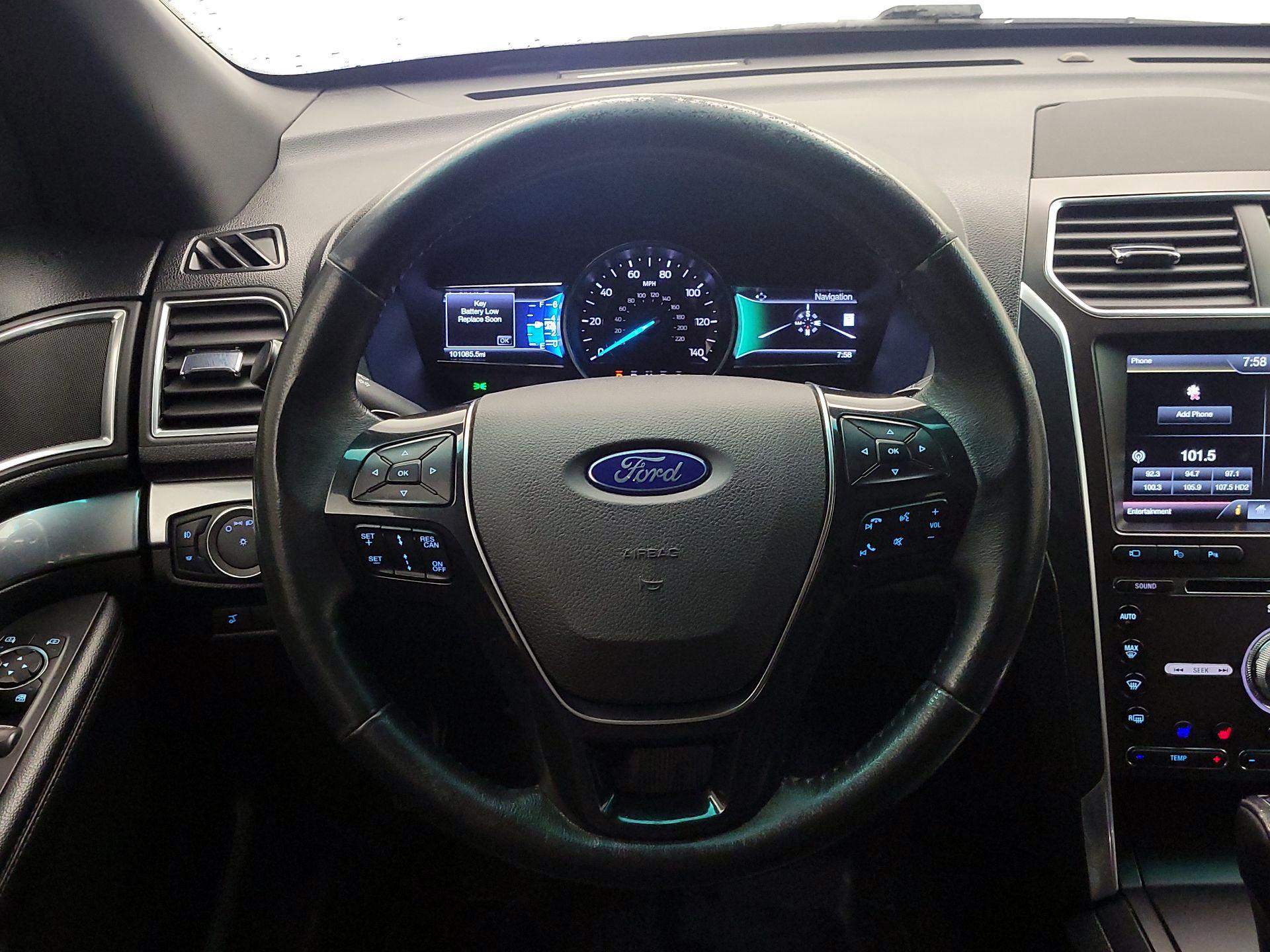 Thumbnail: 2016 Ford Explorer - 10