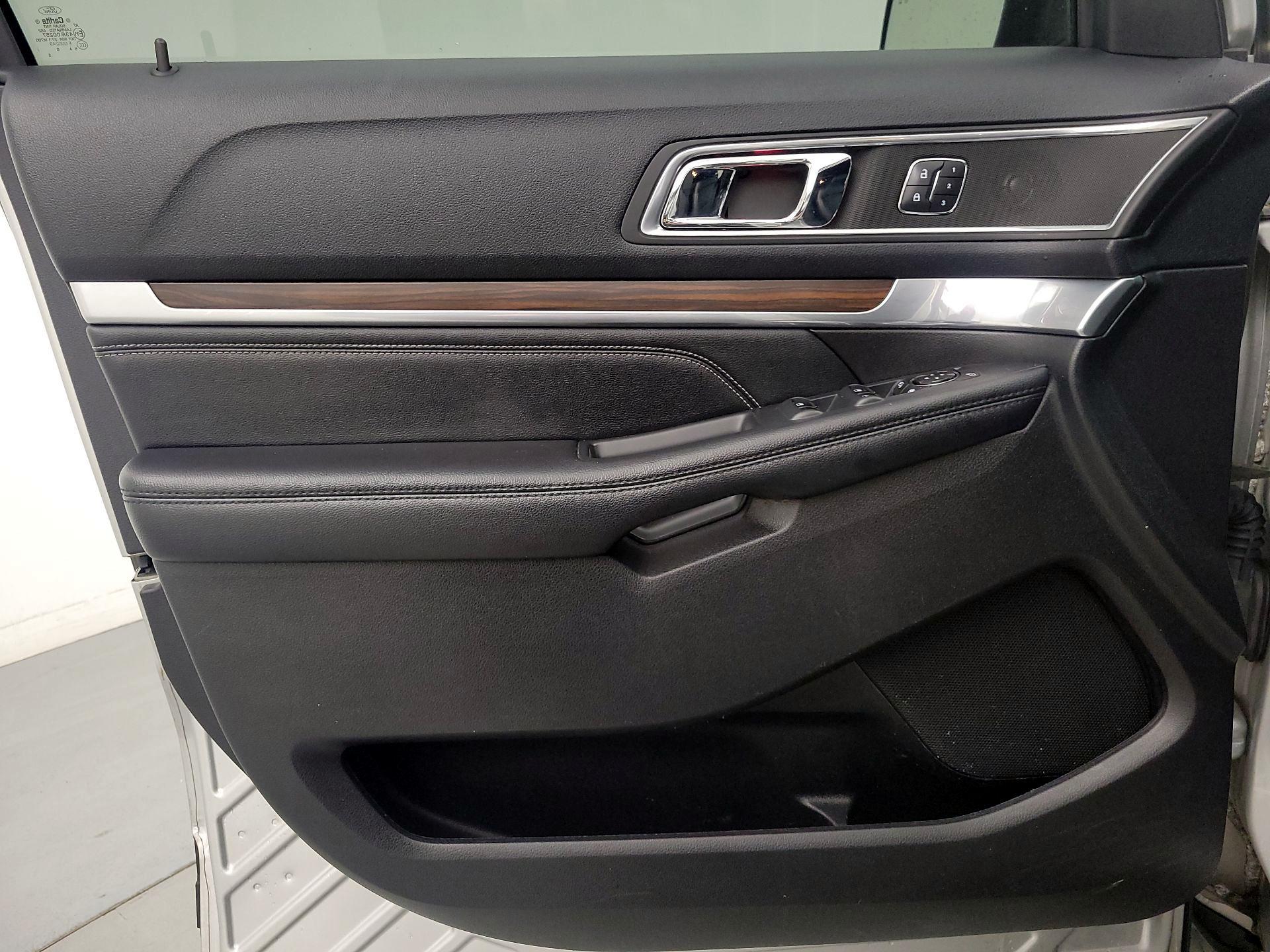 Thumbnail: 2016 Ford Explorer - 12