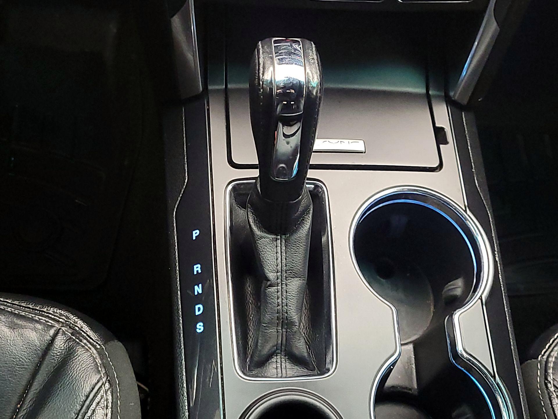 Thumbnail: 2016 Ford Explorer - 17