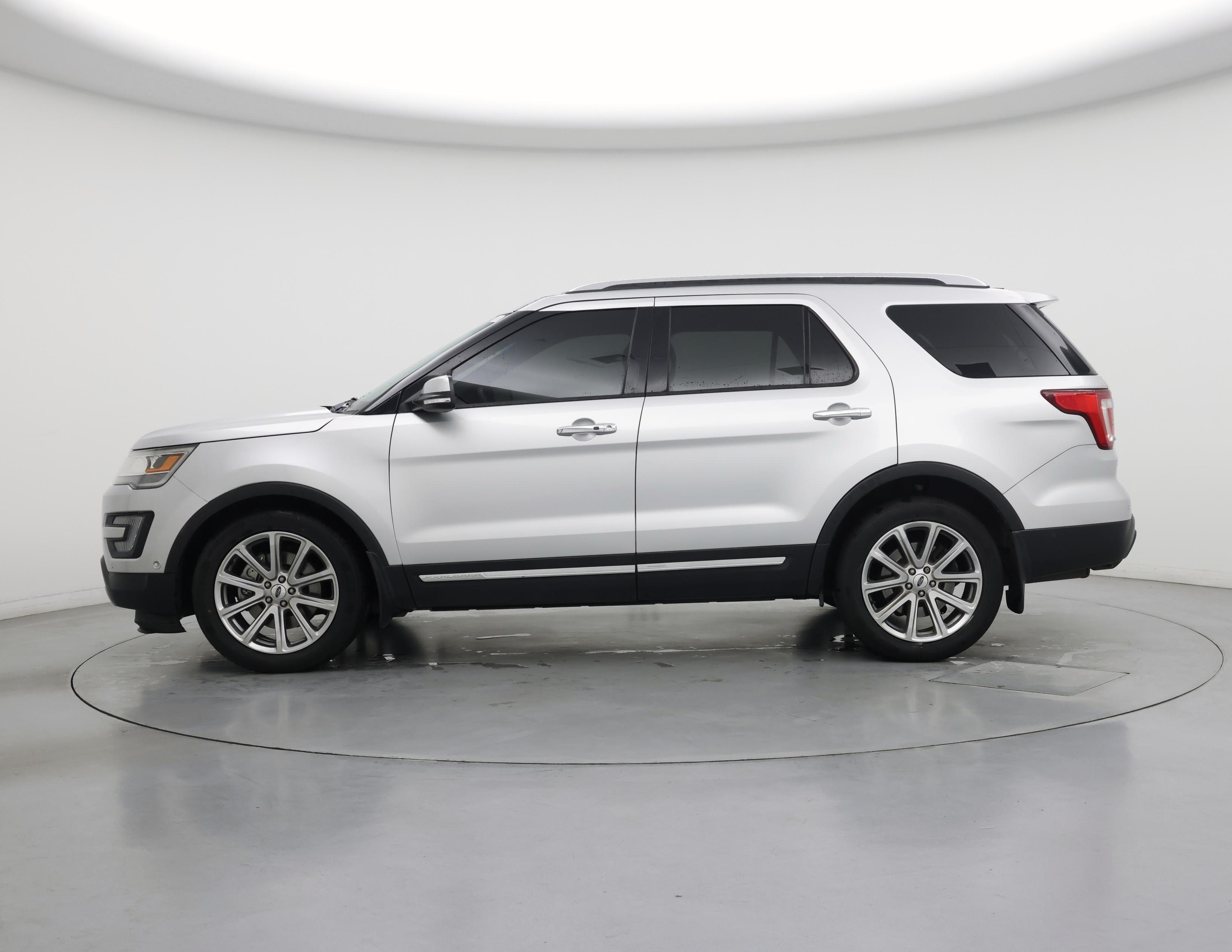 Thumbnail: 2016 Ford Explorer - 3