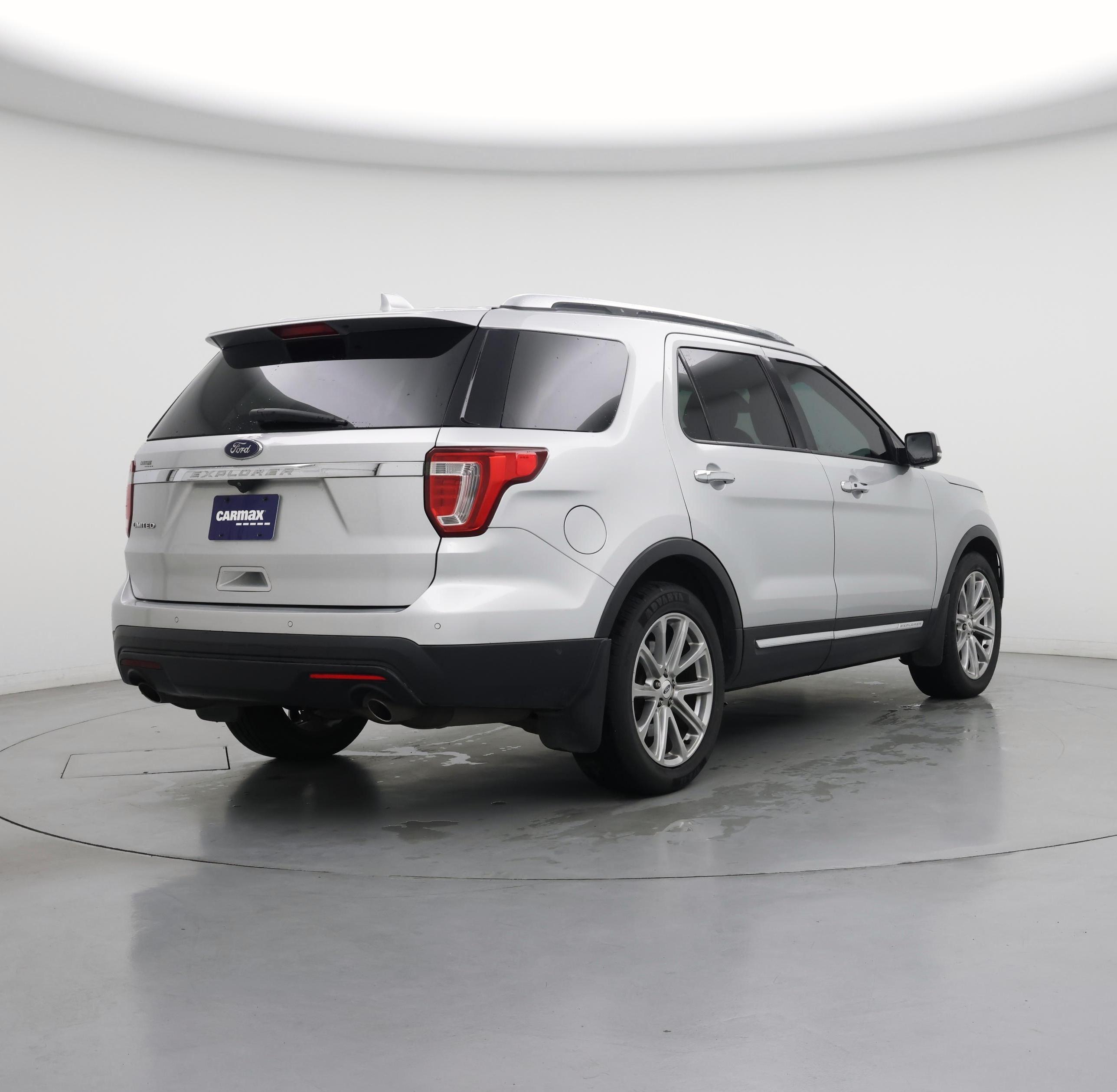 Thumbnail: 2016 Ford Explorer - 8