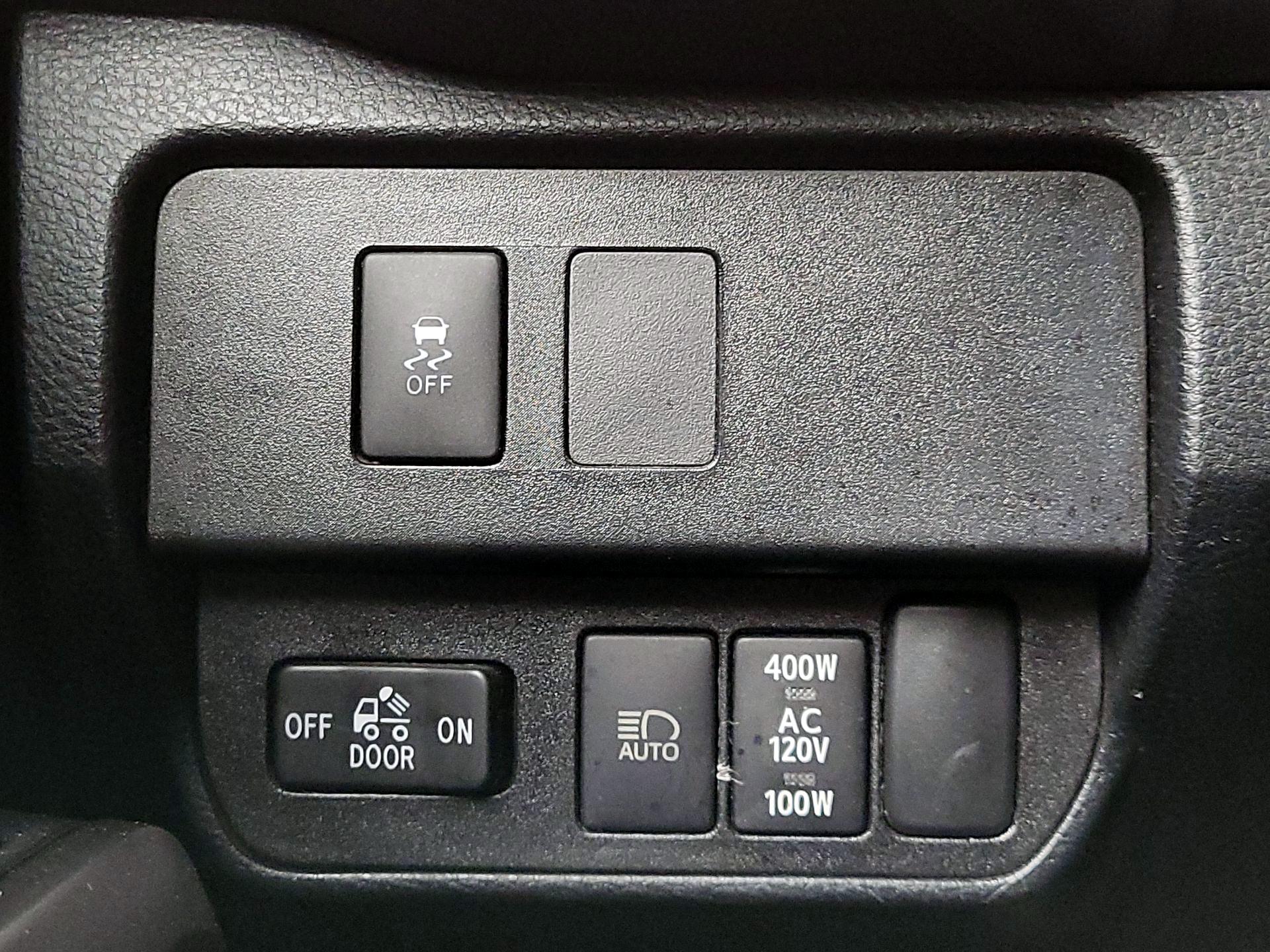 Thumbnail: 2021 Toyota Tacoma - 13