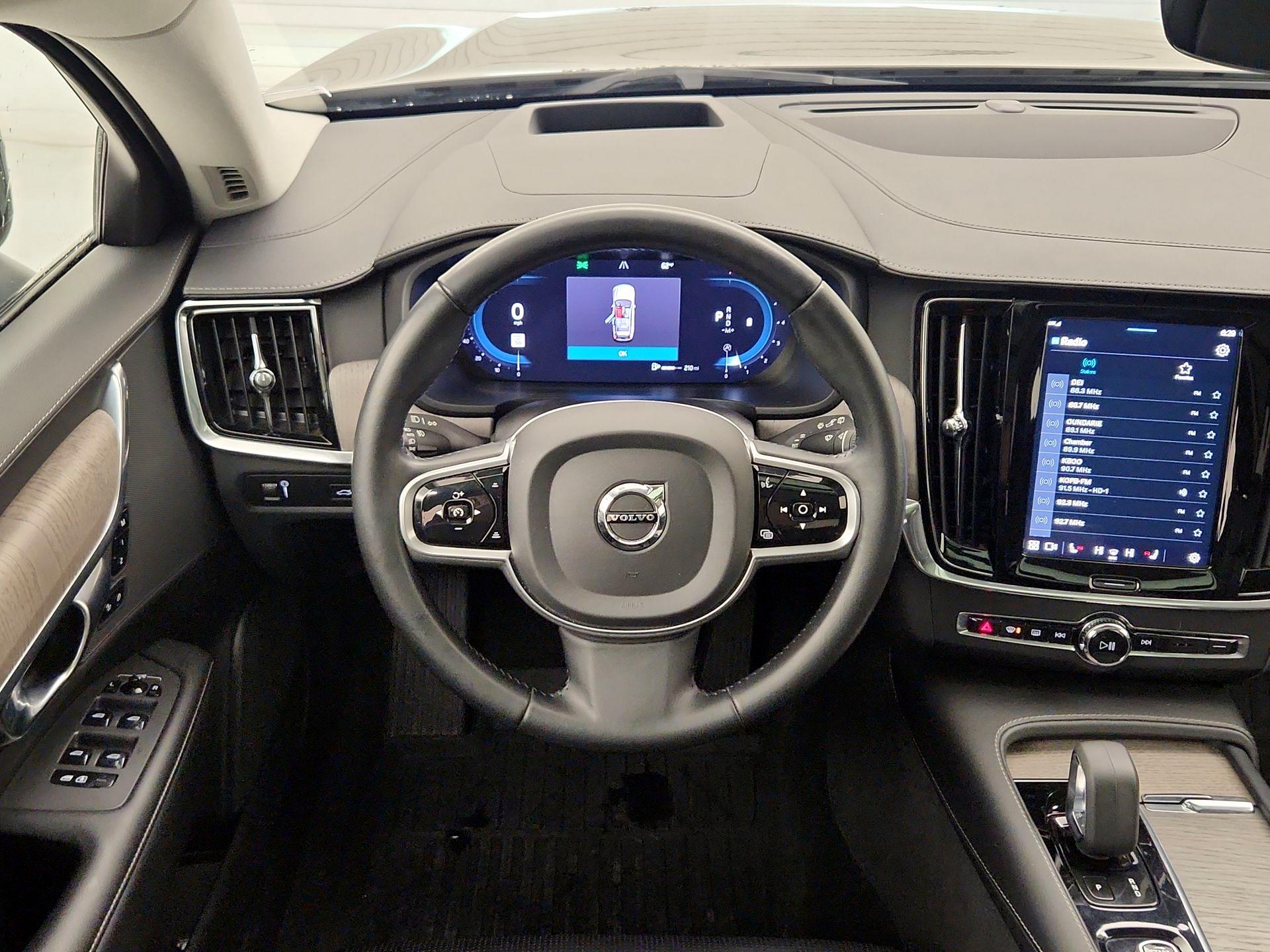 Thumbnail: 2022 Volvo S90 - 10