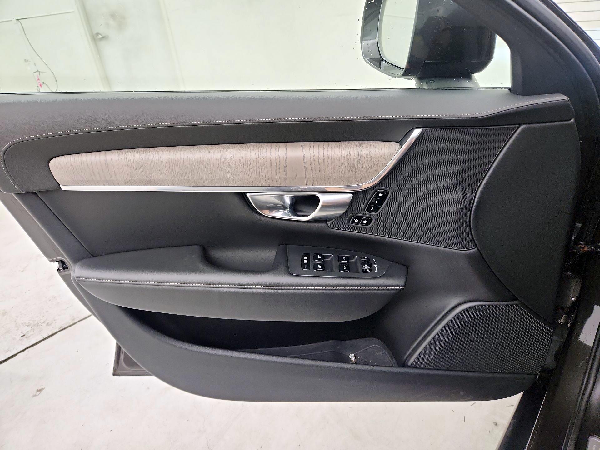 Thumbnail: 2022 Volvo S90 - 12