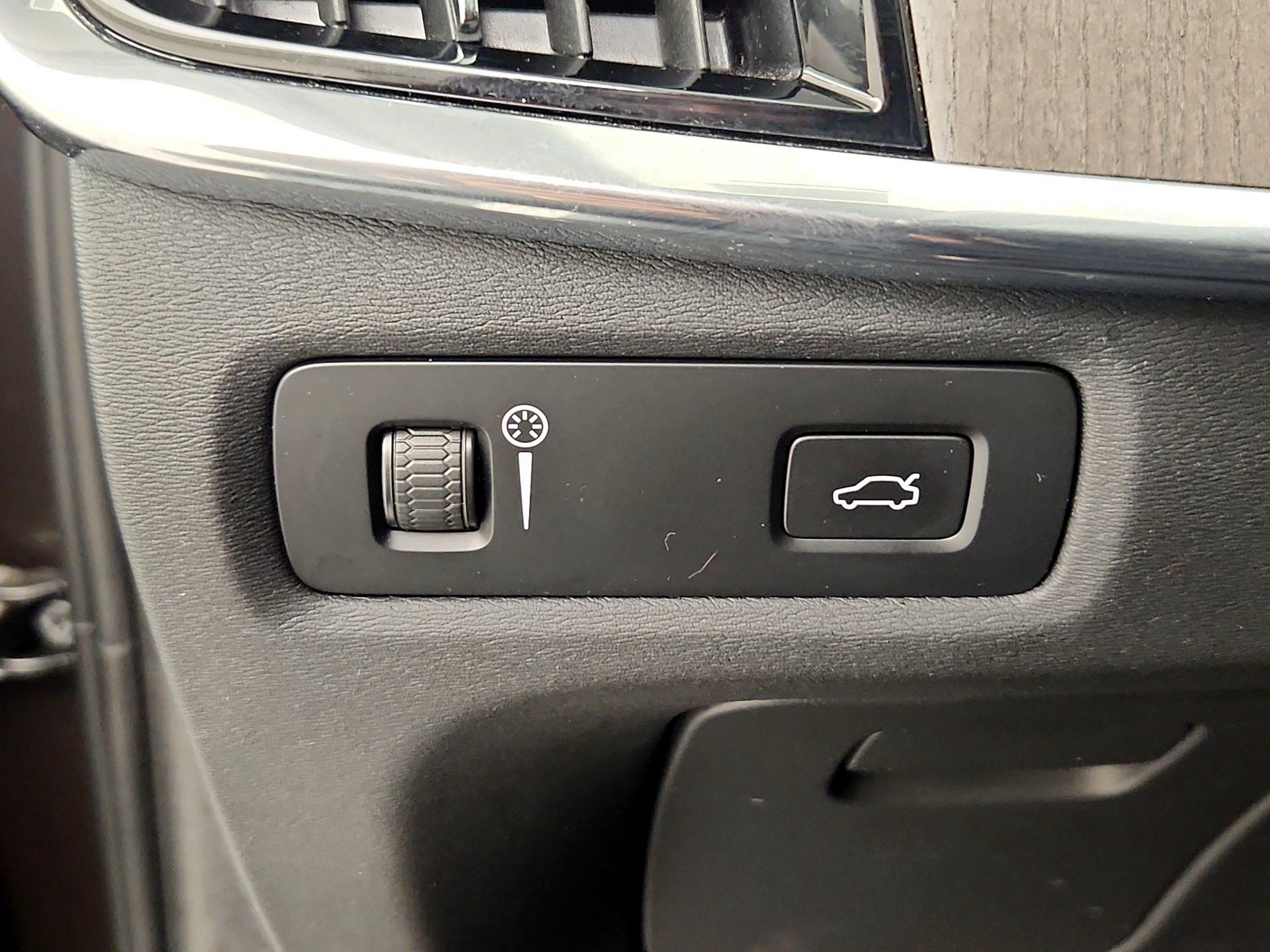 Thumbnail: 2022 Volvo S90 - 13