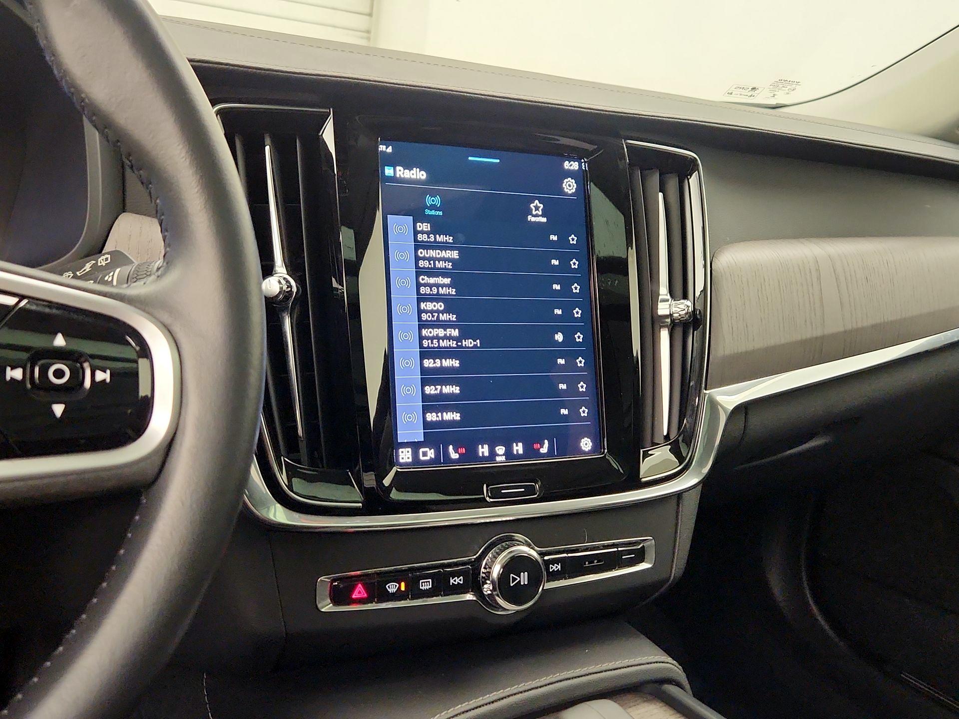 Thumbnail: 2022 Volvo S90 - 15