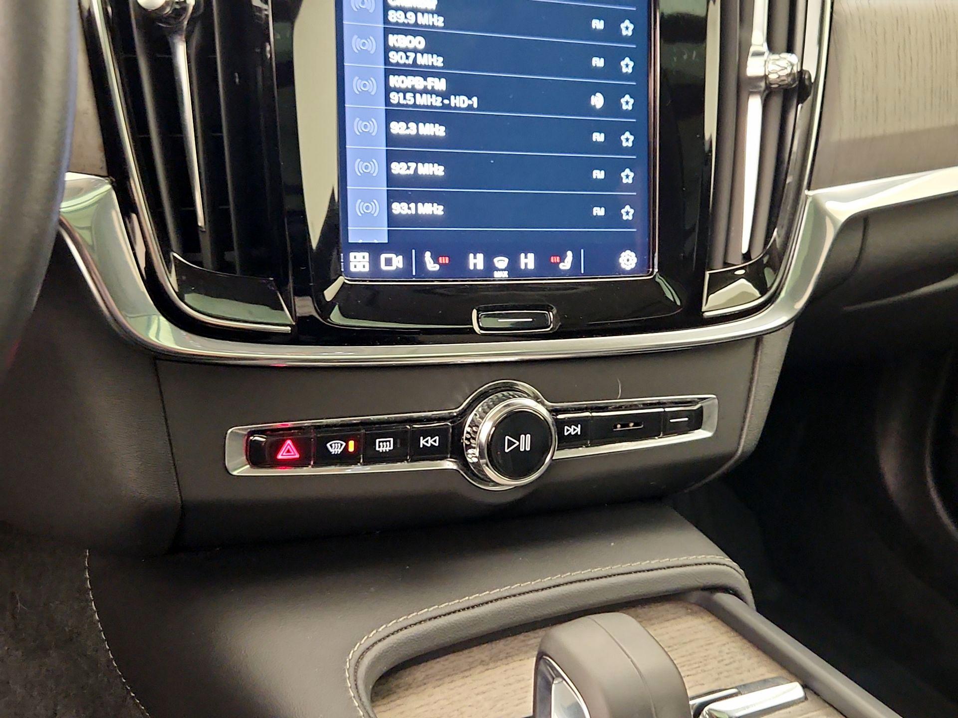 Thumbnail: 2022 Volvo S90 - 16