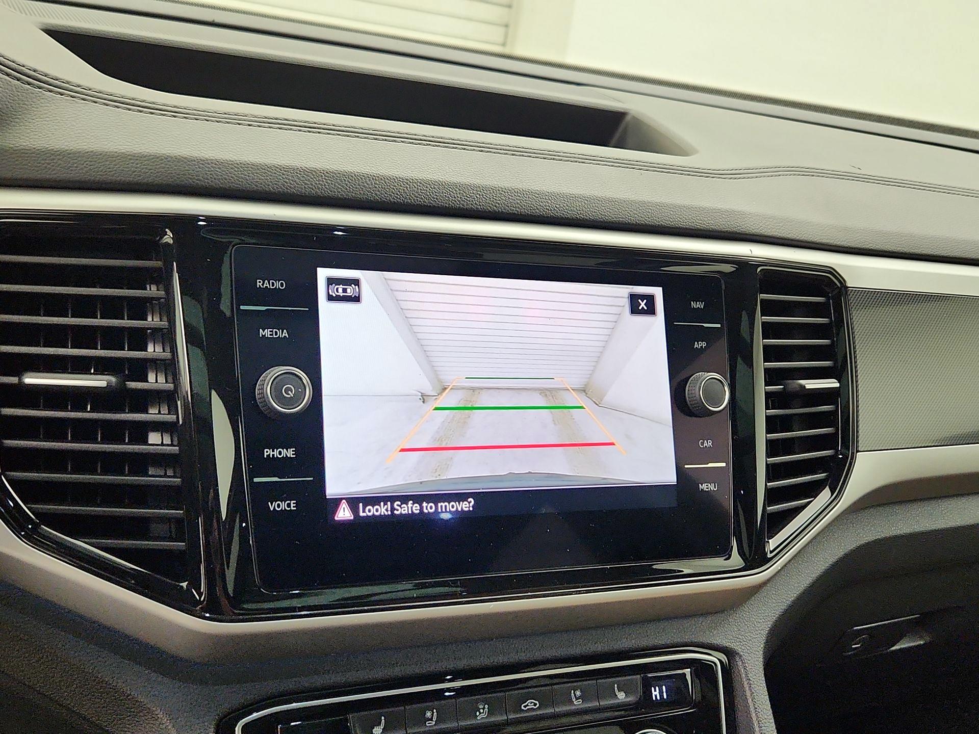 Thumbnail: 2022 Volkswagen Atlas - 14