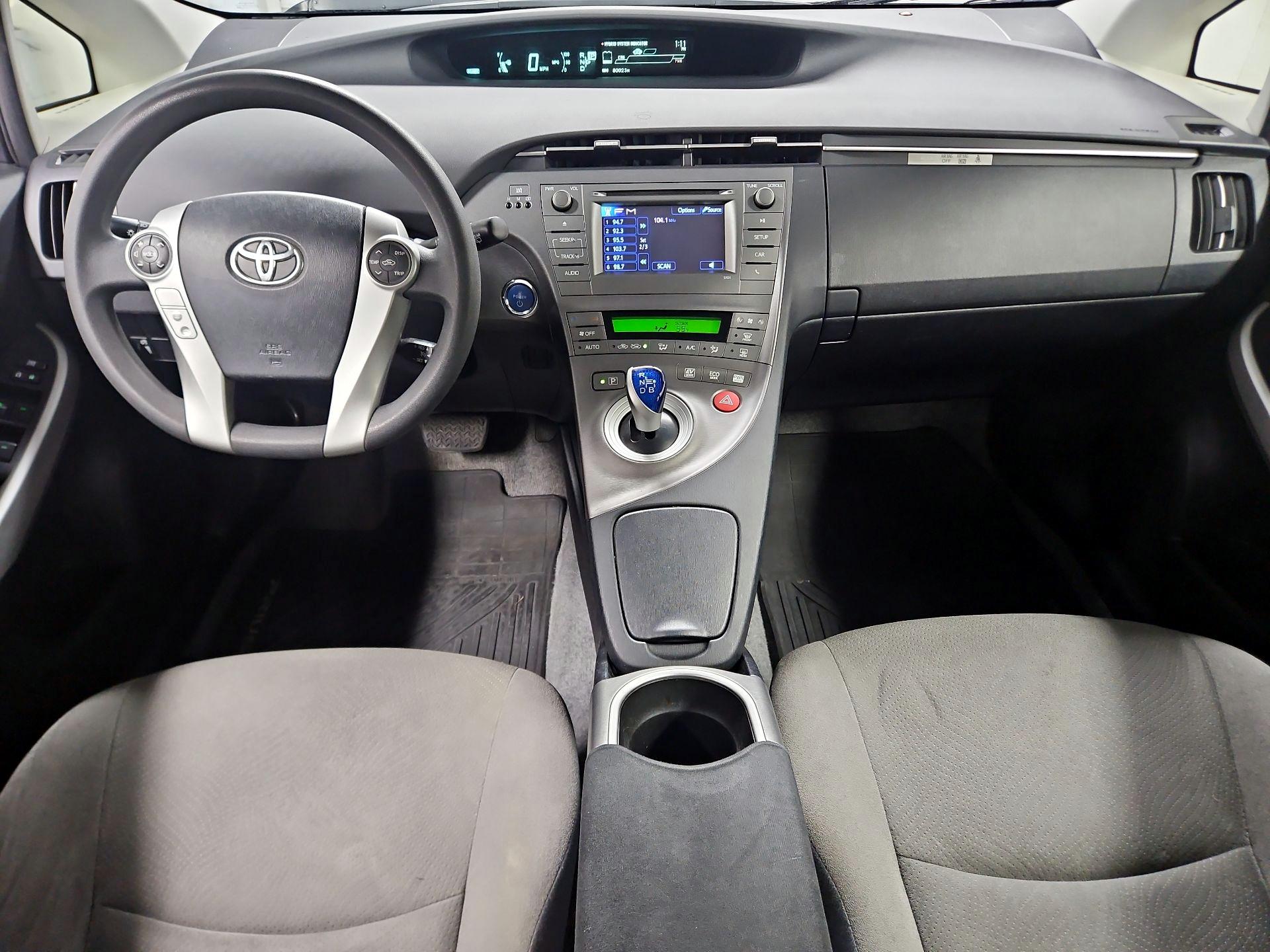 Thumbnail: 2015 Toyota Prius - 9