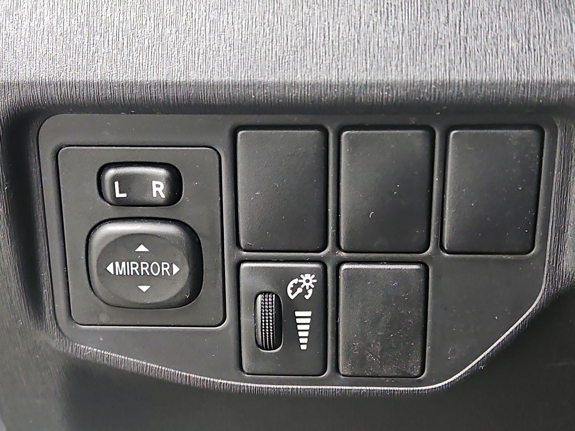 Thumbnail: 2015 Toyota Prius - 13