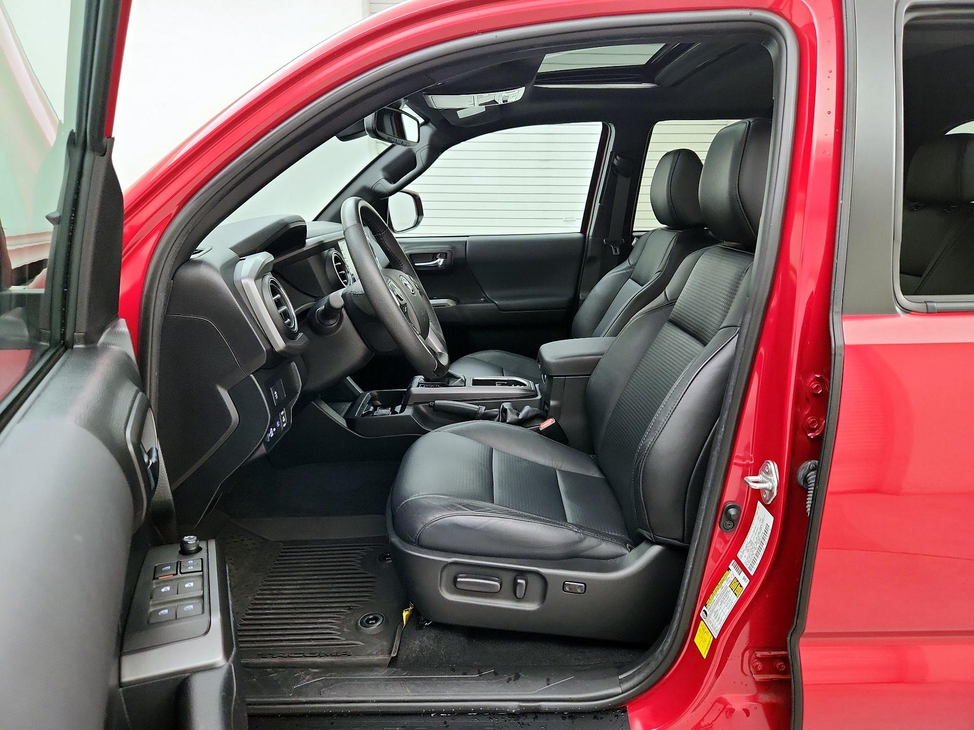 Thumbnail: 2022 Toyota Tacoma - 11