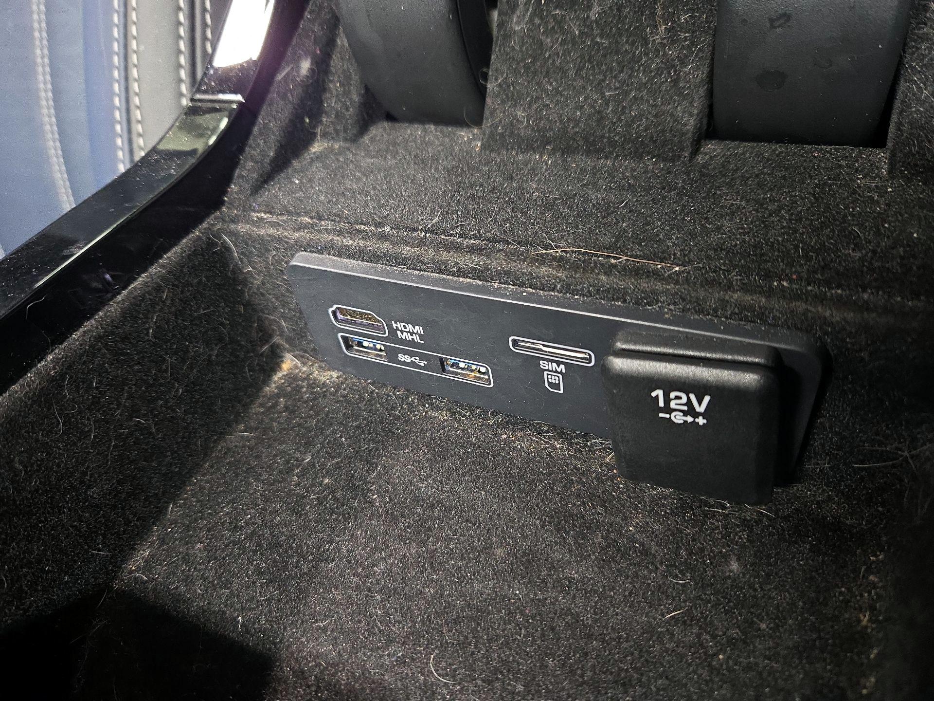 Thumbnail: 2018 Land Rover Range Rover Velar - 18