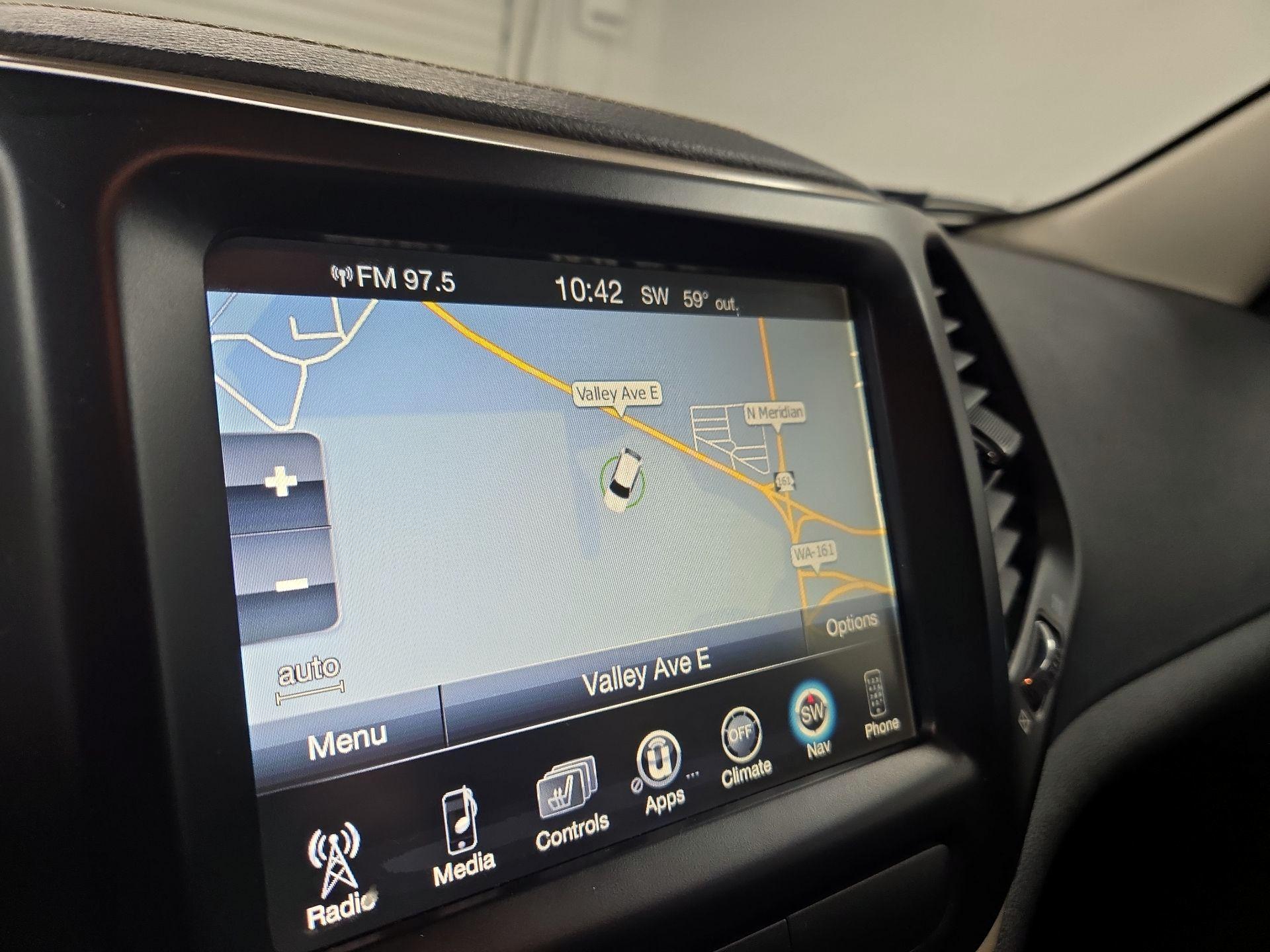 Thumbnail: 2018 Jeep Cherokee - 14