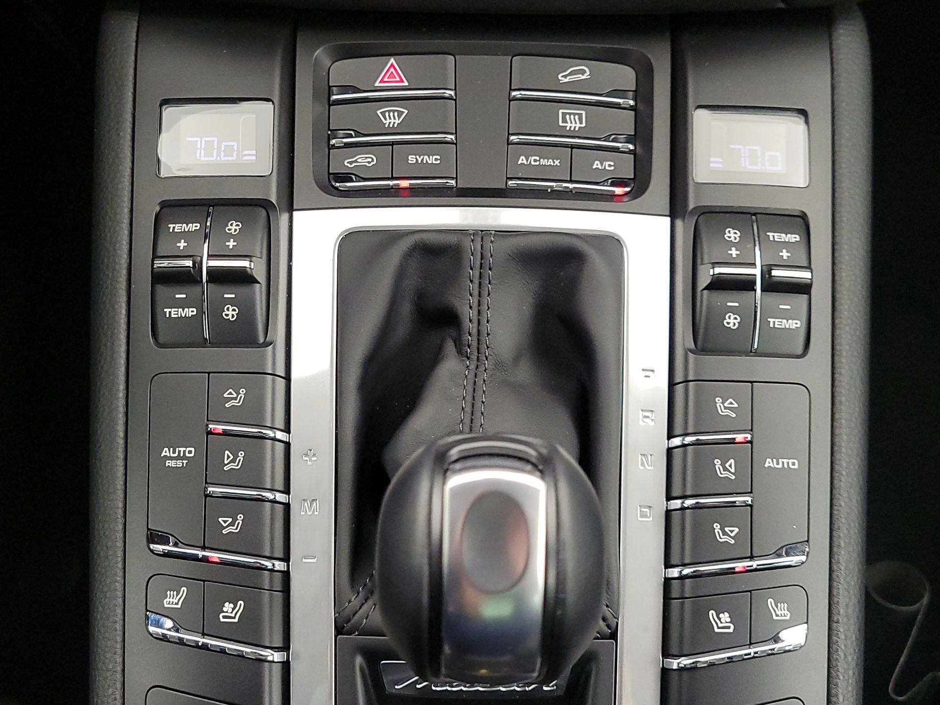 Thumbnail: 2019 Porsche Macan - 17