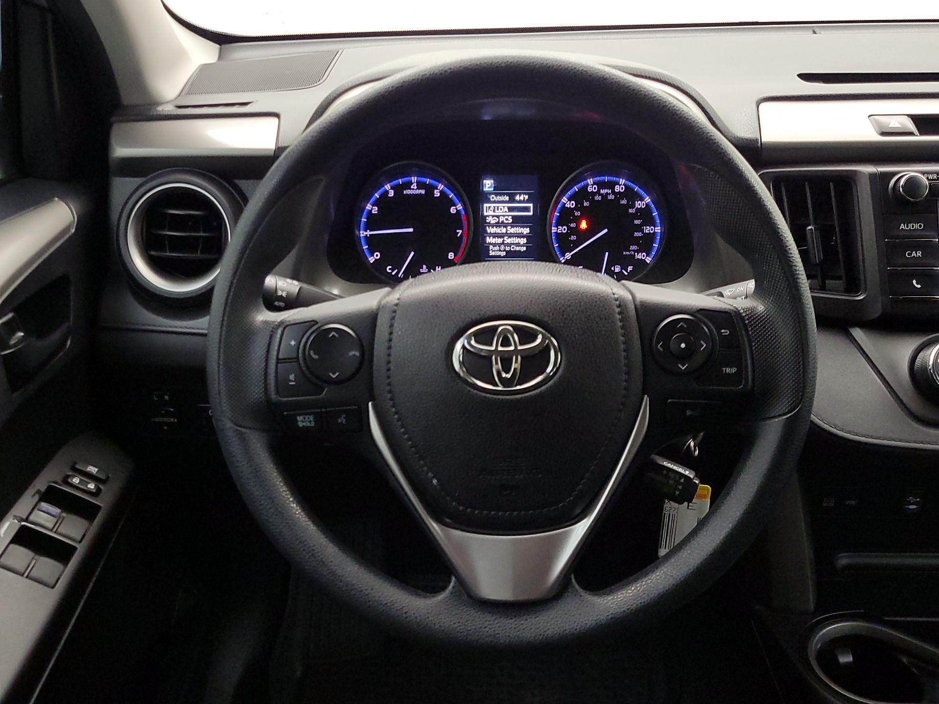 Thumbnail: 2018 Toyota RAV4 - 10