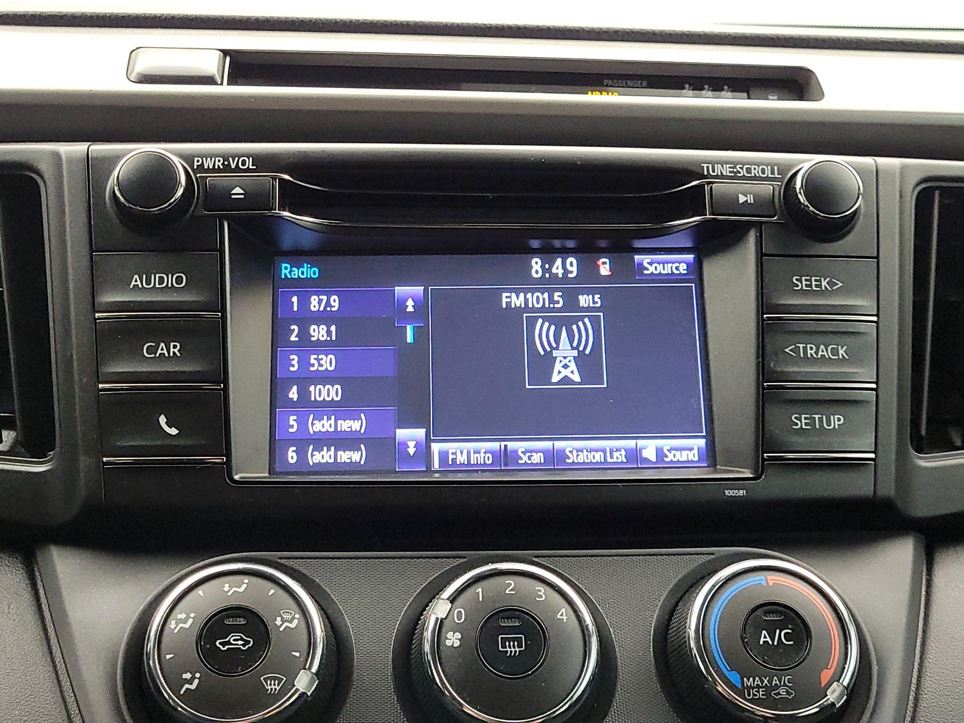 Thumbnail: 2018 Toyota RAV4 - 15