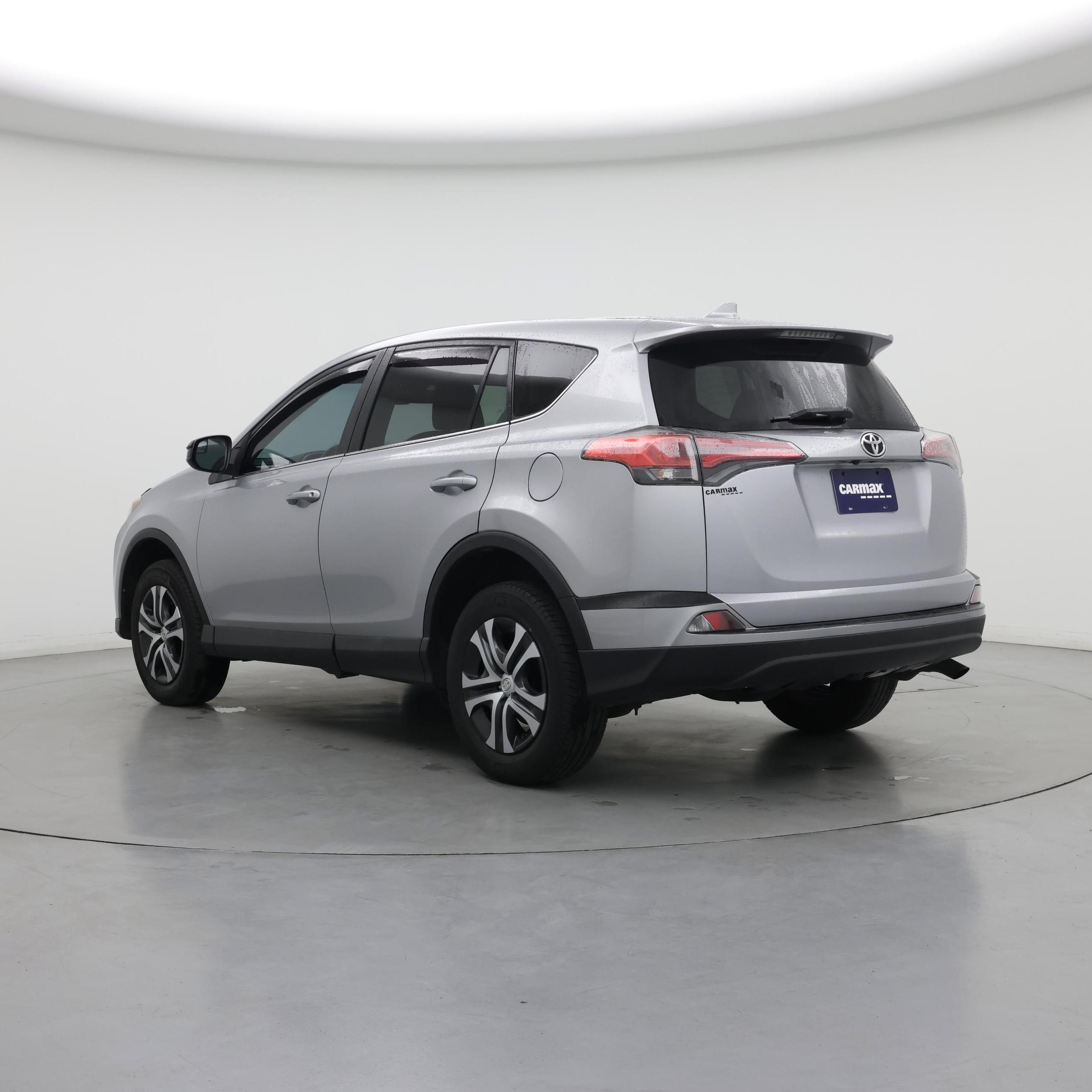 Thumbnail: 2018 Toyota RAV4 - 2