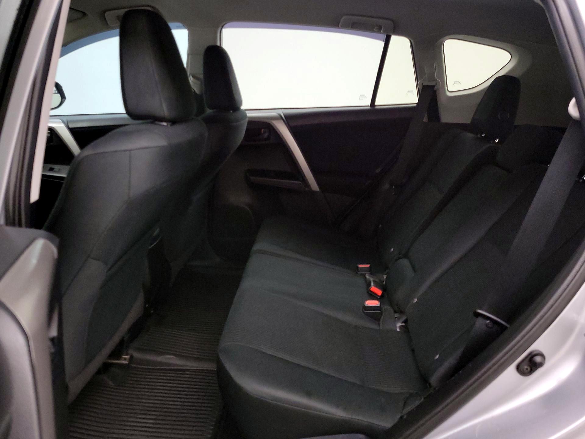 Thumbnail: 2018 Toyota RAV4 - 19