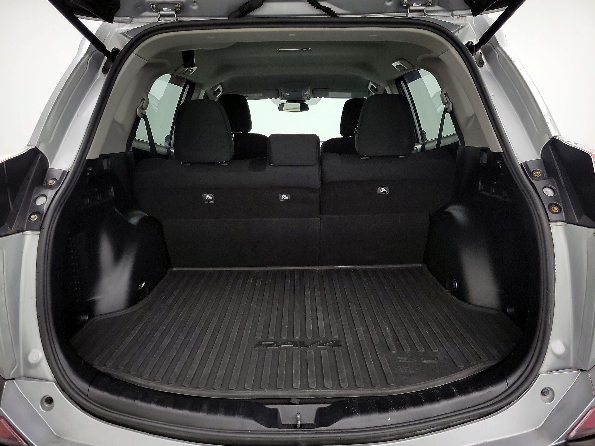 Thumbnail: 2018 Toyota RAV4 - 20