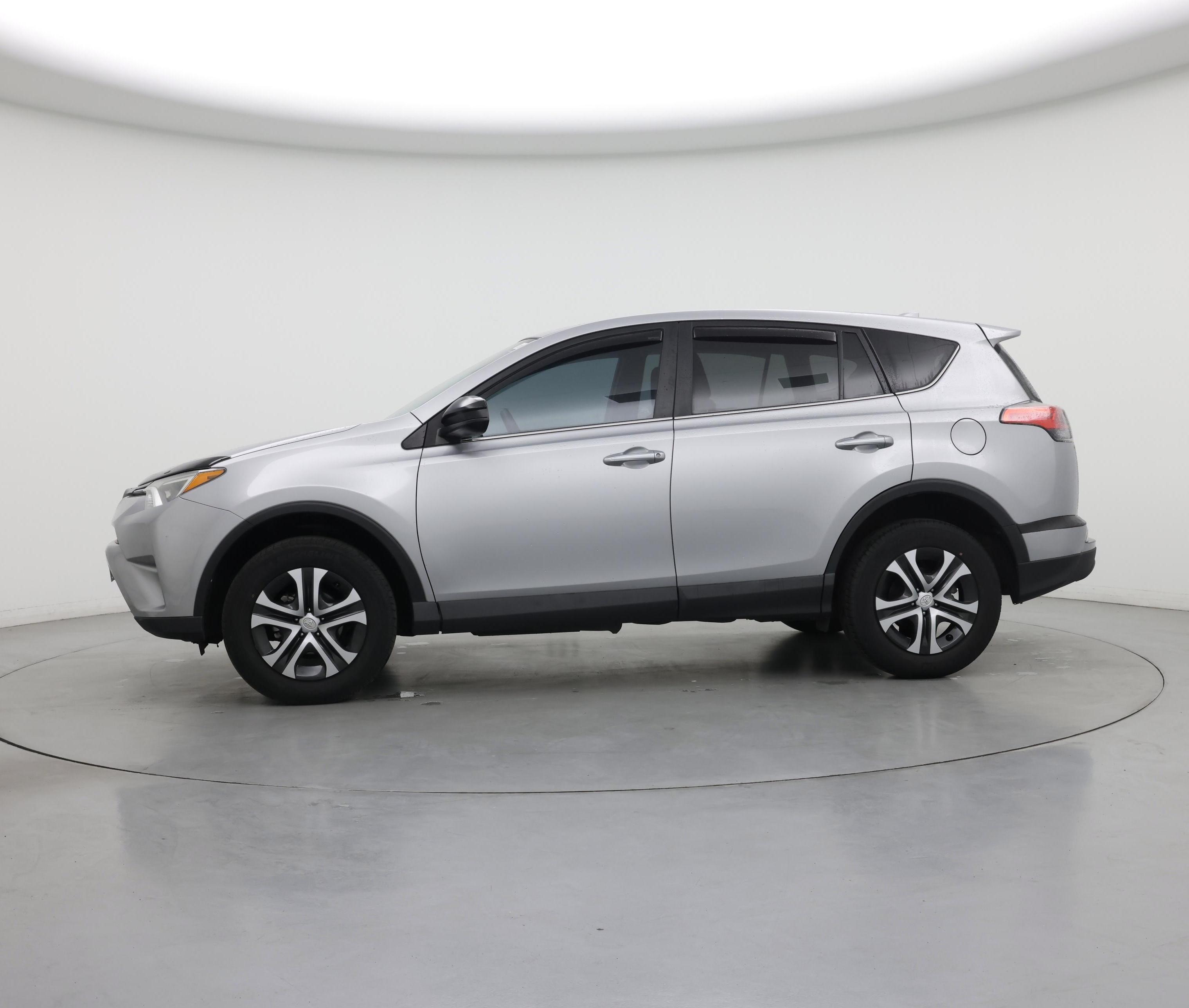 Thumbnail: 2018 Toyota RAV4 - 3