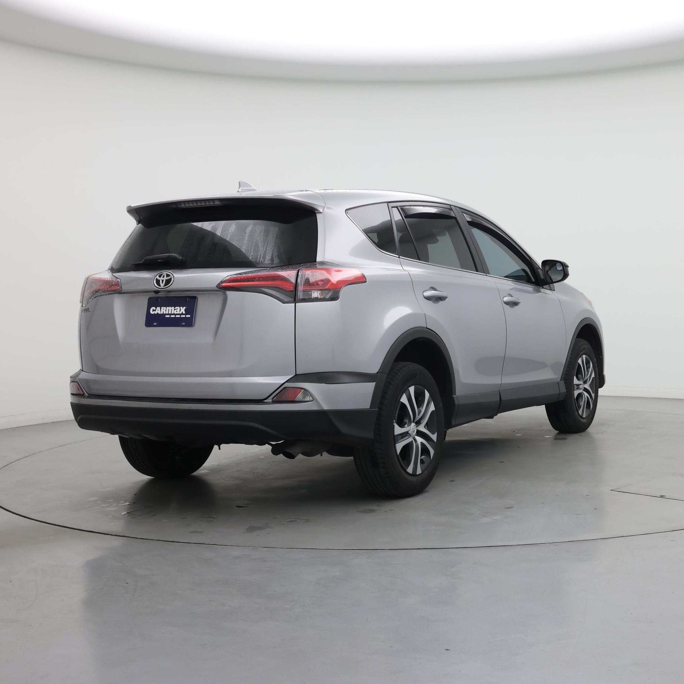 Thumbnail: 2018 Toyota RAV4 - 8