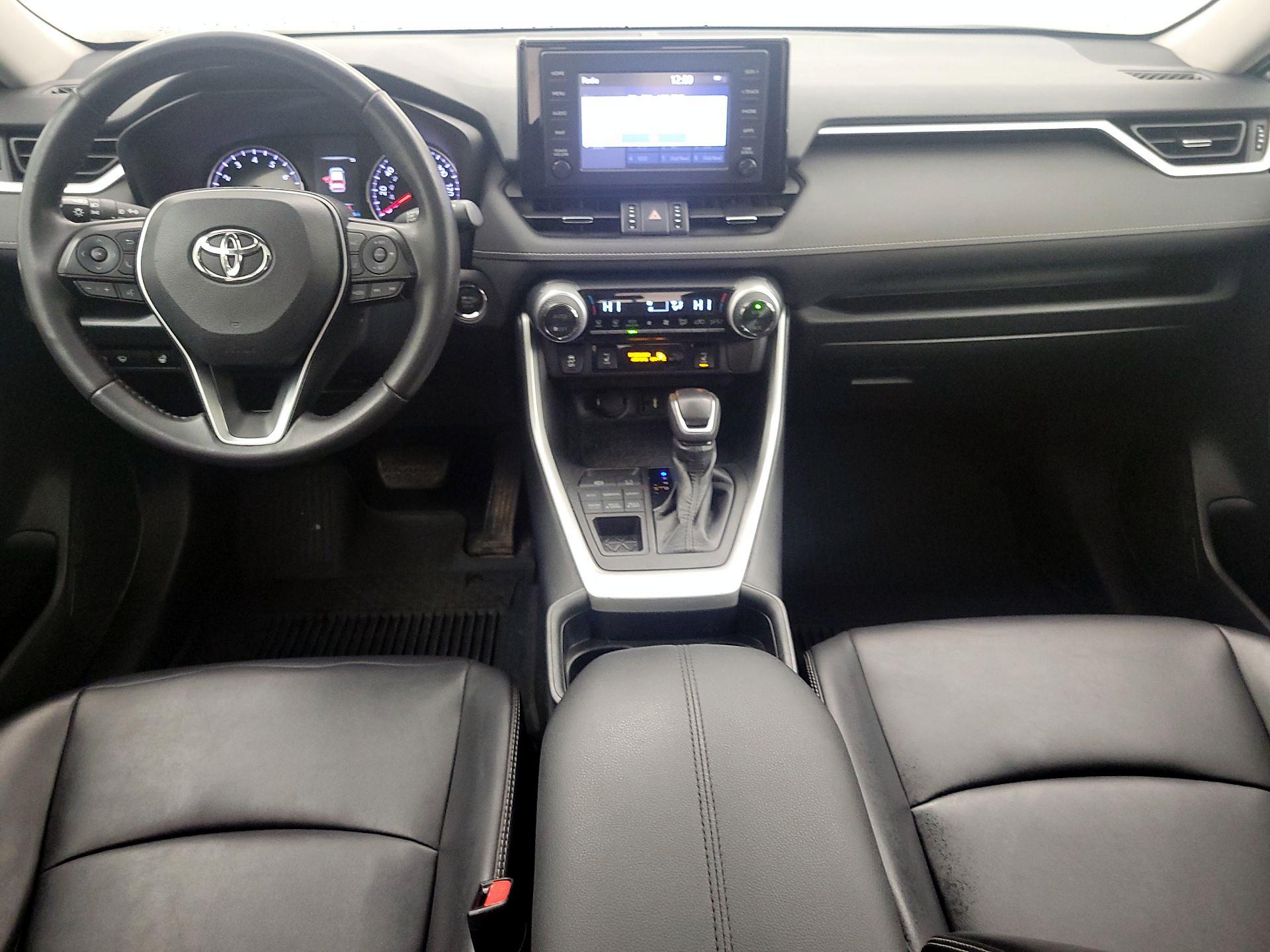 Thumbnail: 2019 Toyota RAV4 - 9