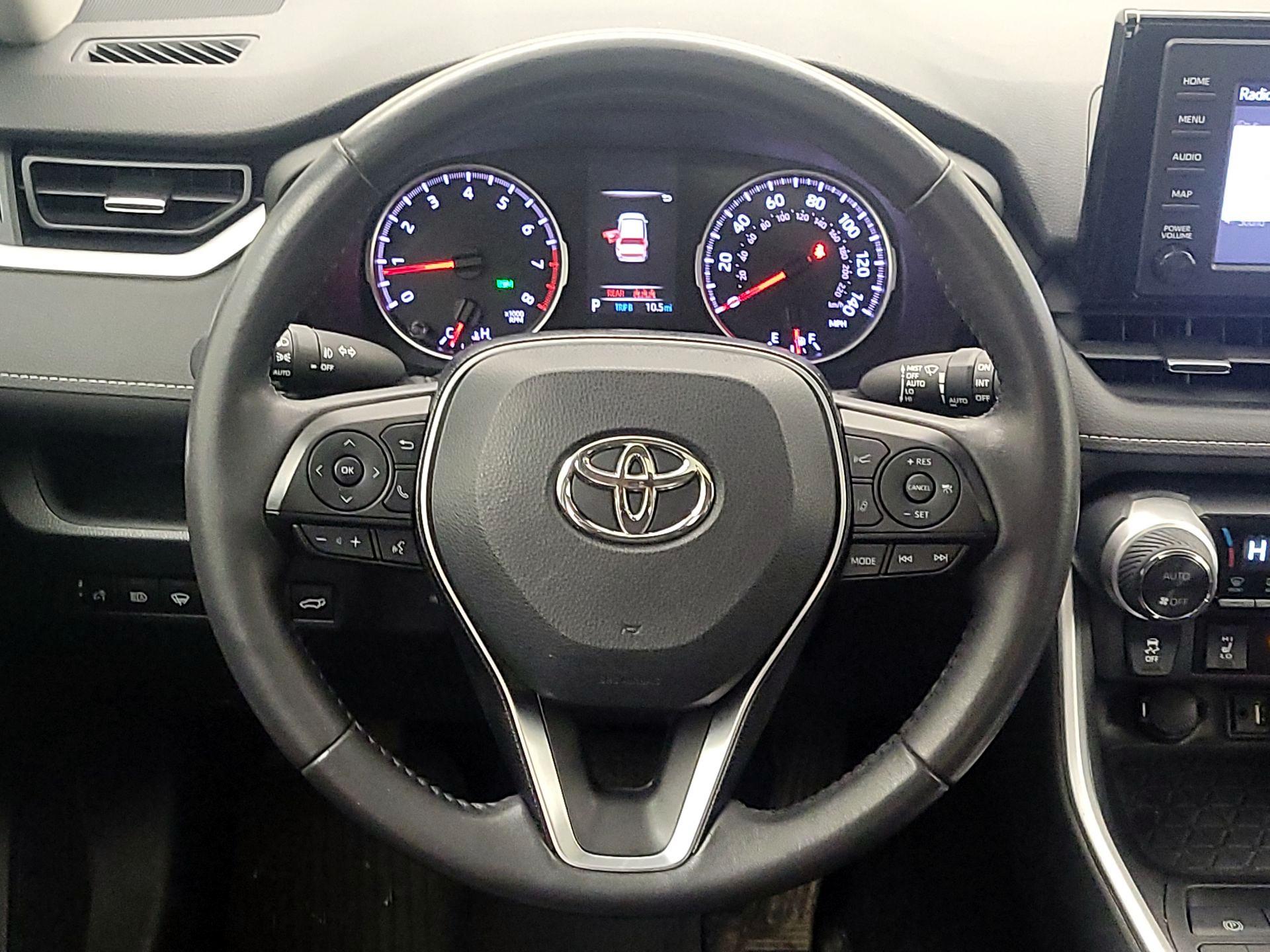 Thumbnail: 2019 Toyota RAV4 - 10