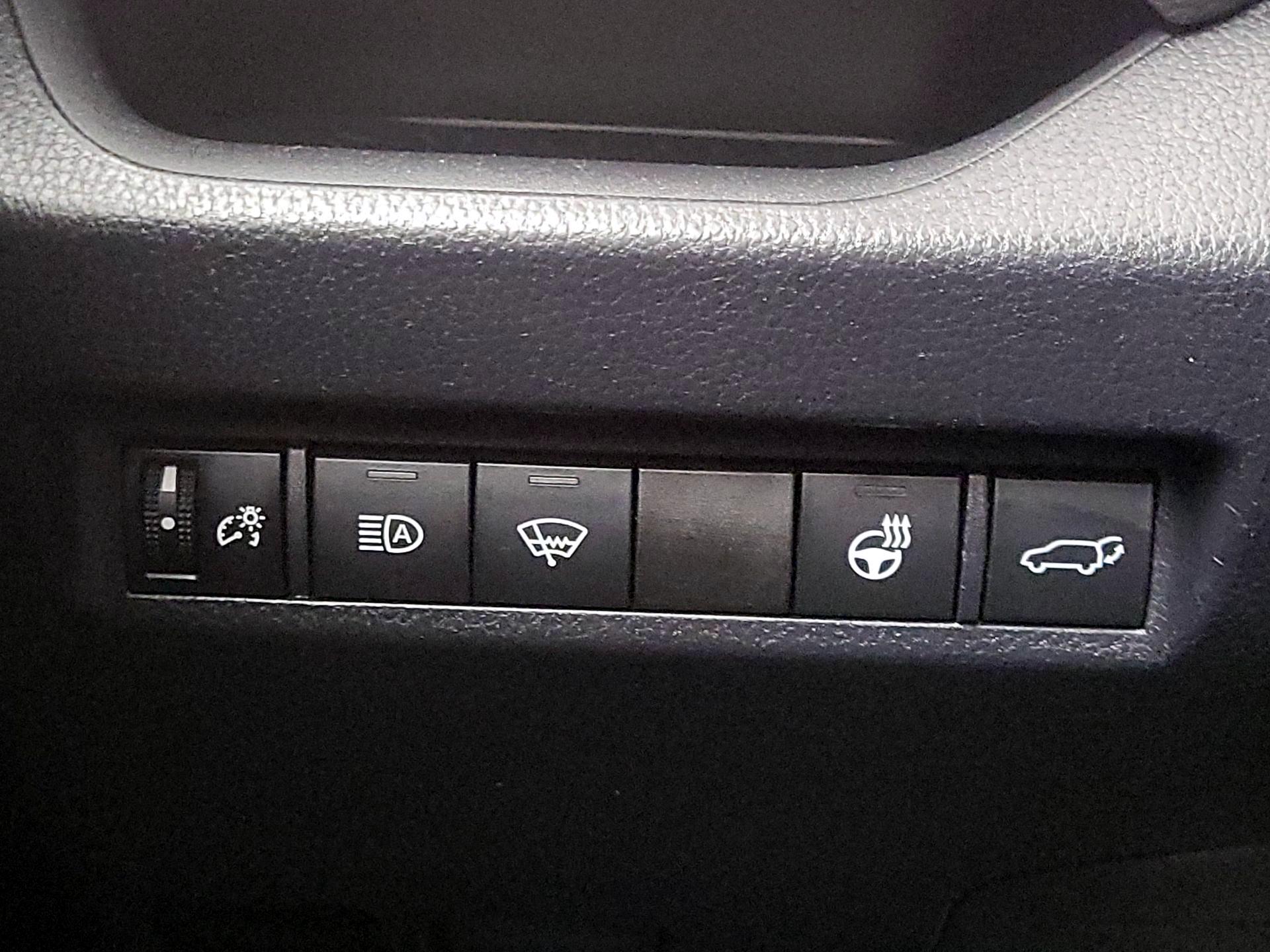 Thumbnail: 2019 Toyota RAV4 - 13