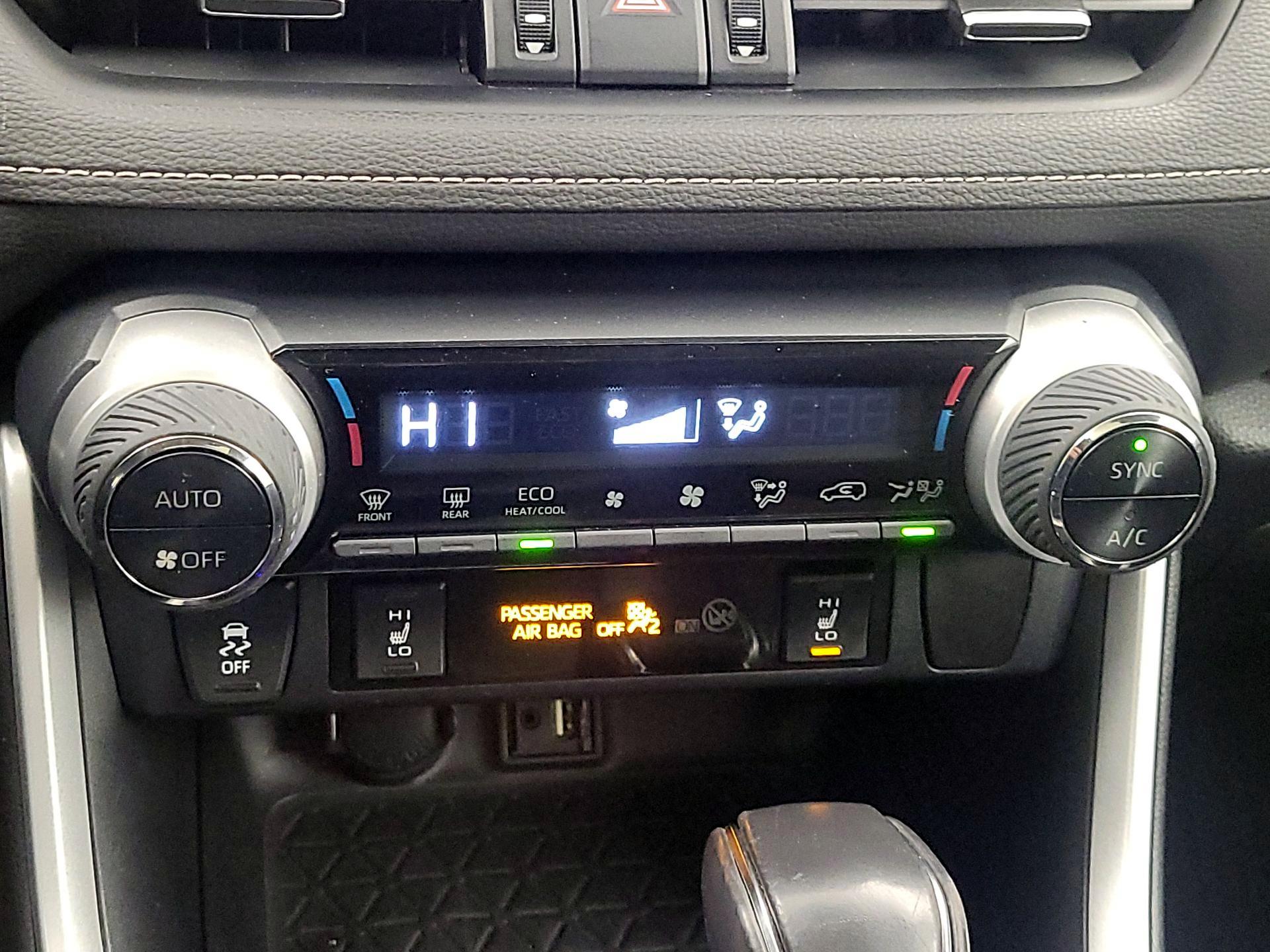 Thumbnail: 2019 Toyota RAV4 - 17