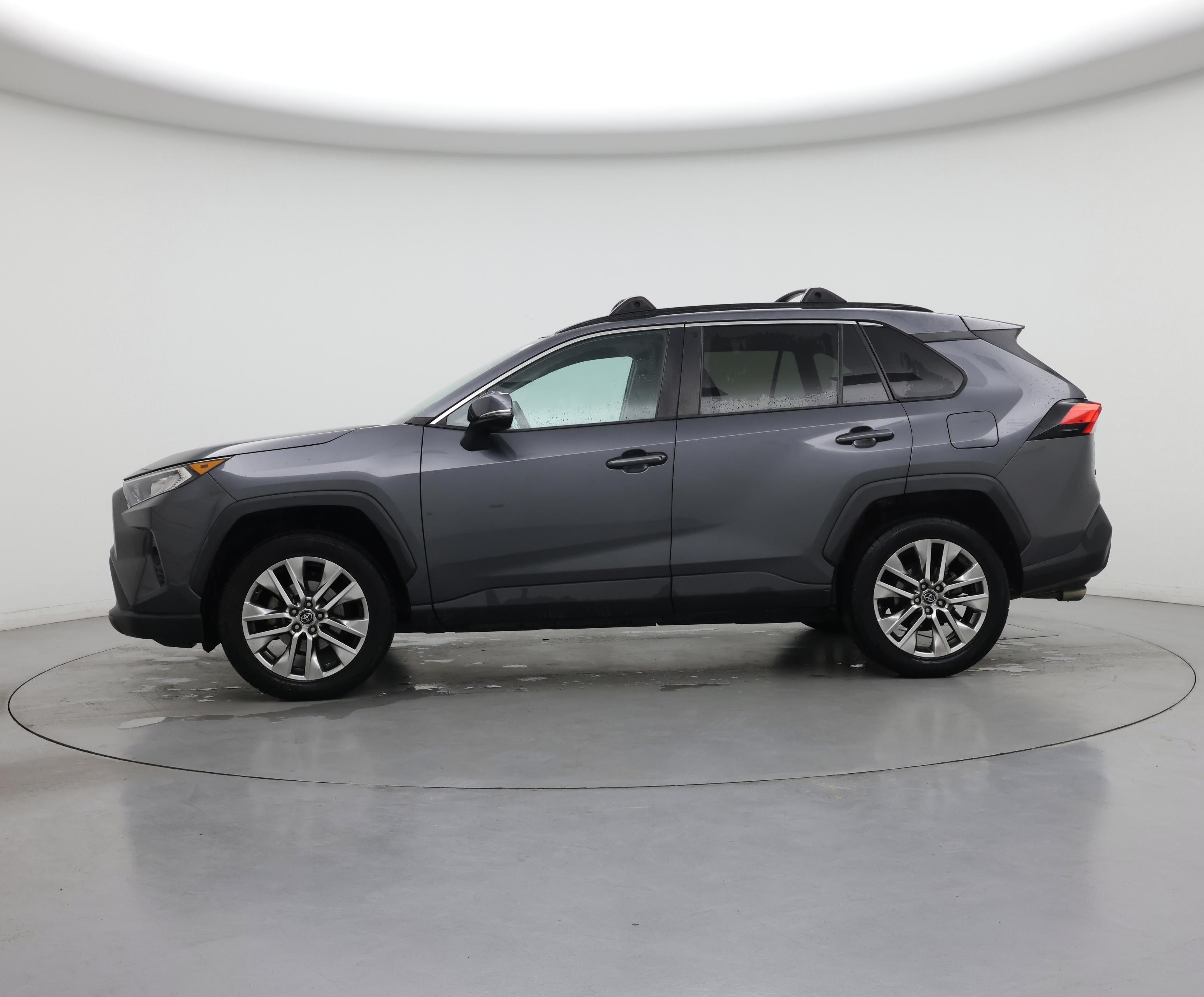 Thumbnail: 2019 Toyota RAV4 - 3