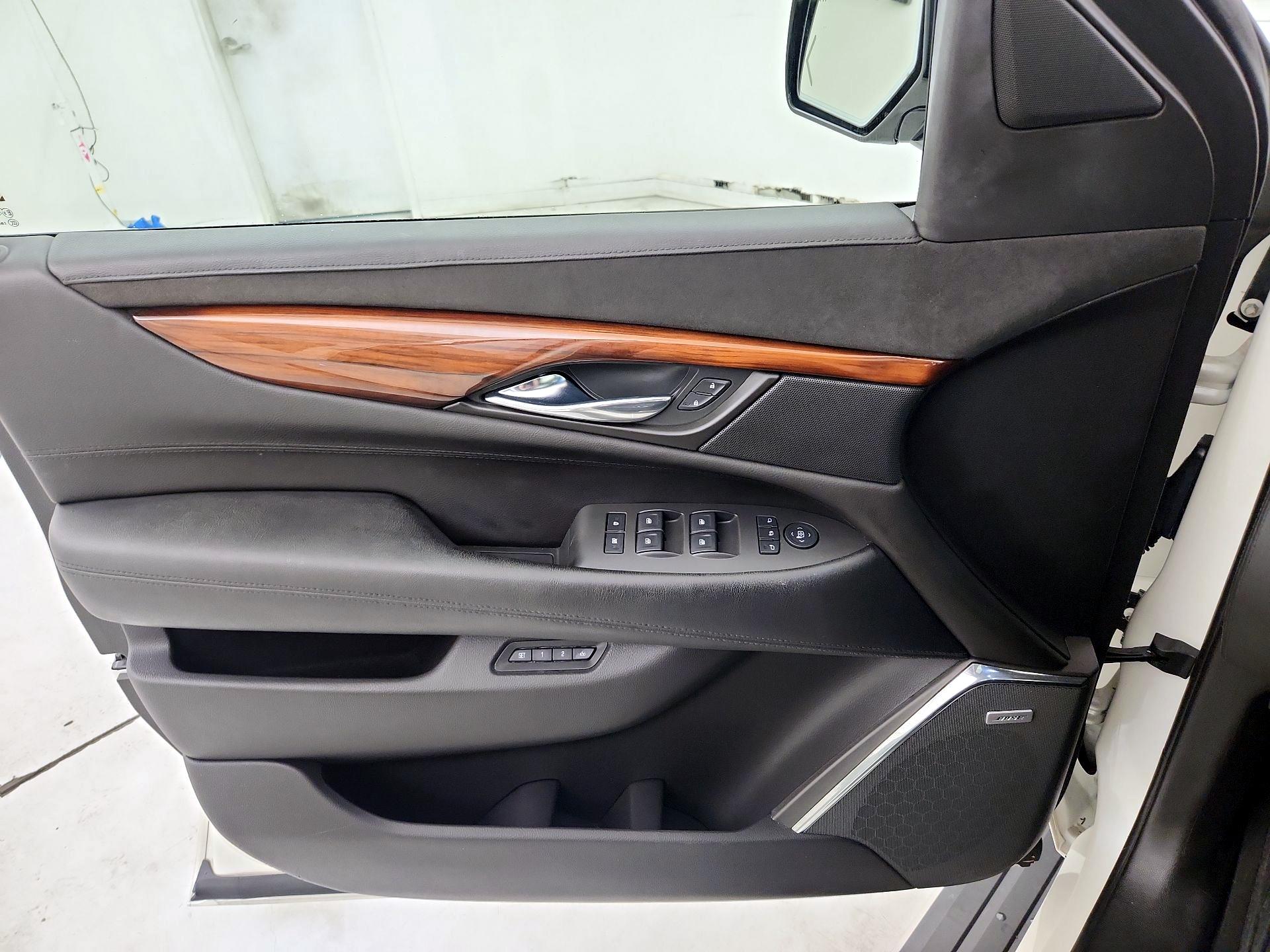 Thumbnail: 2015 Cadillac Escalade - 12