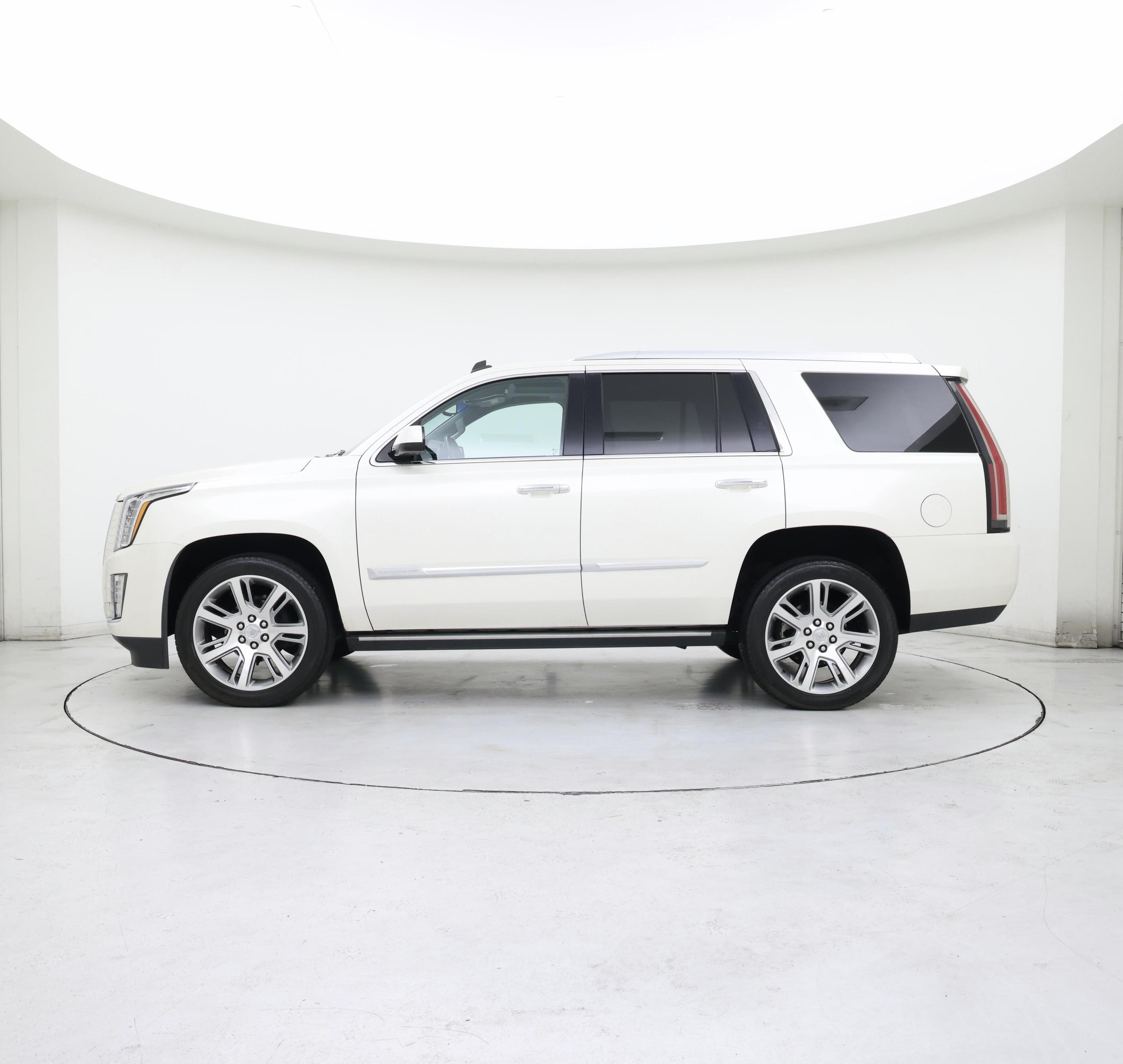 Thumbnail: 2015 Cadillac Escalade - 3