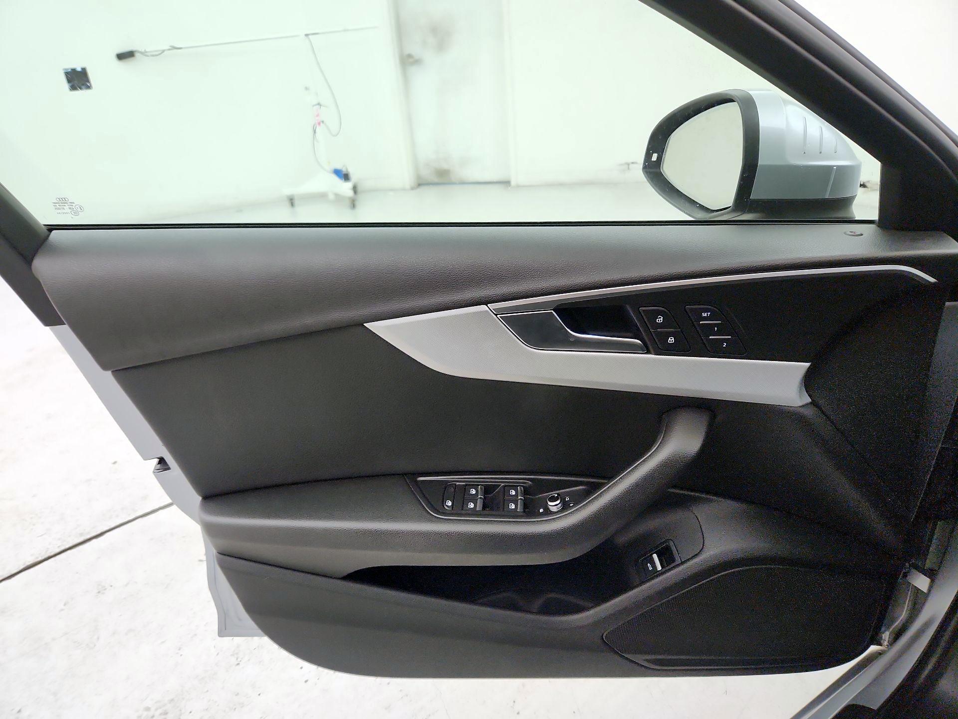 Thumbnail: 2017 Audi A4 - 12