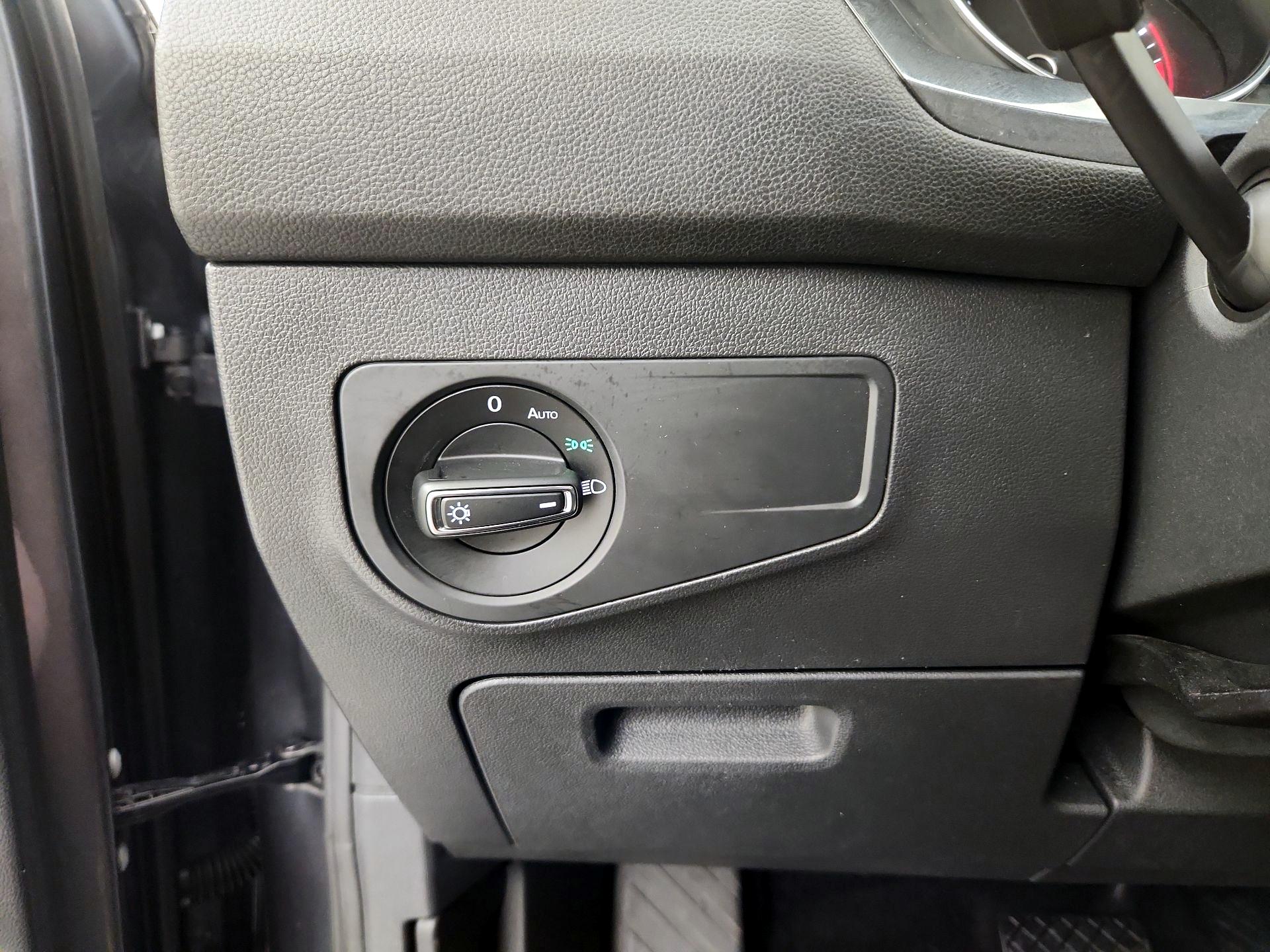 Thumbnail: 2021 Volkswagen Tiguan - 13