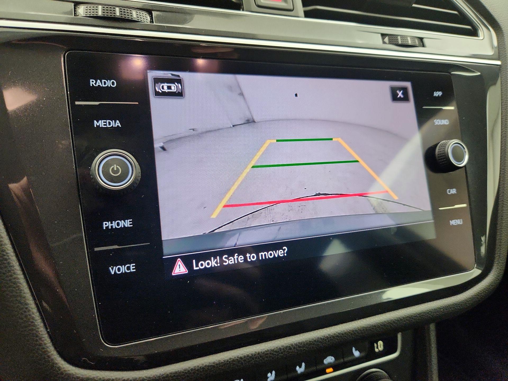 Thumbnail: 2021 Volkswagen Tiguan - 14