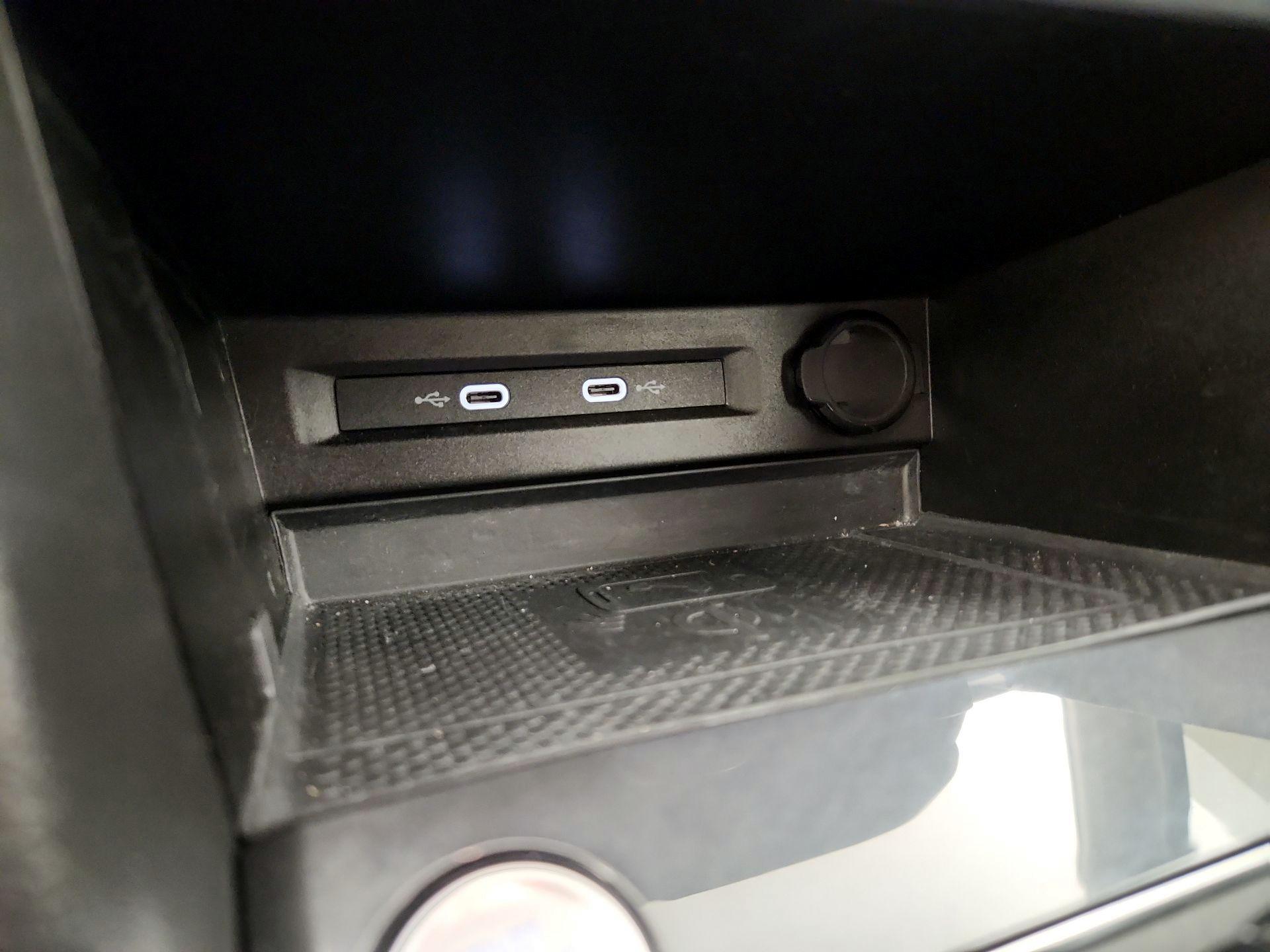 Thumbnail: 2021 Volkswagen Tiguan - 18