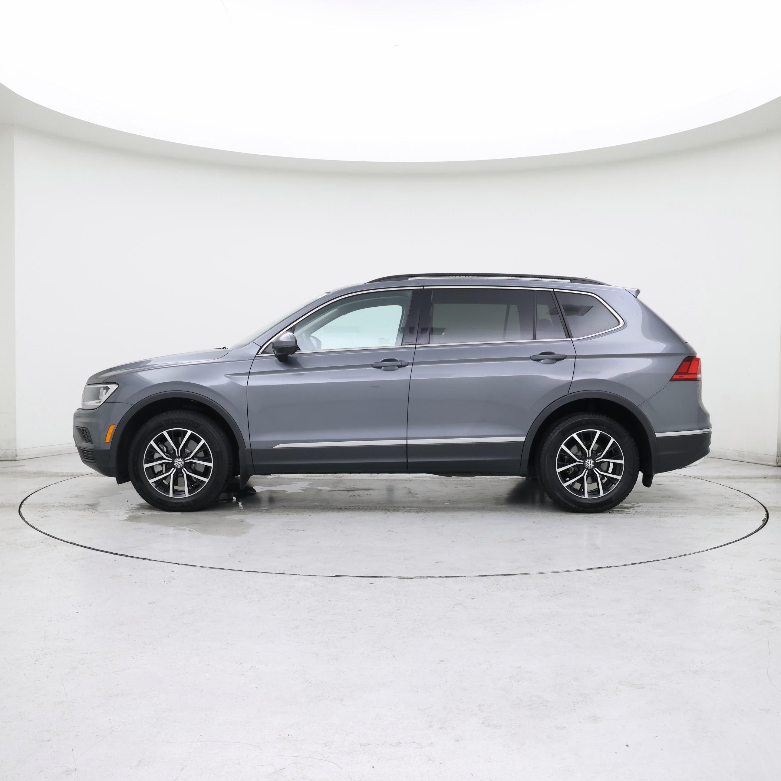 Thumbnail: 2021 Volkswagen Tiguan - 3