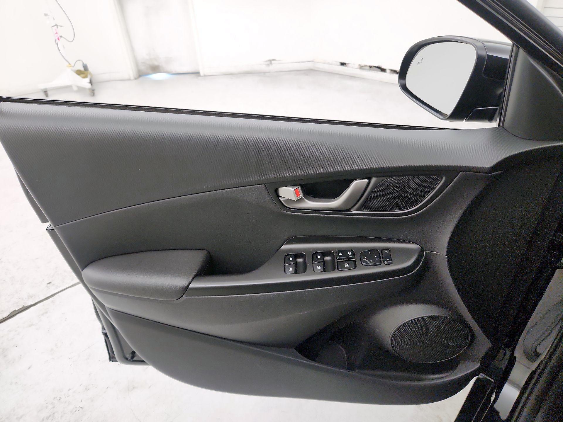 Thumbnail: 2021 Hyundai Kona - 12