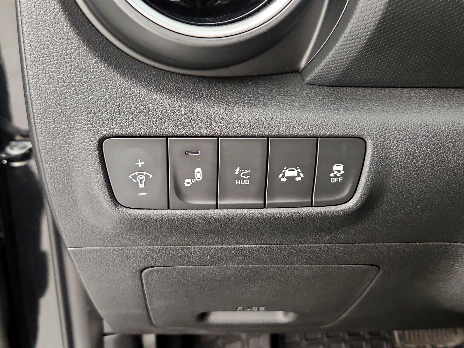 Thumbnail: 2021 Hyundai Kona - 13