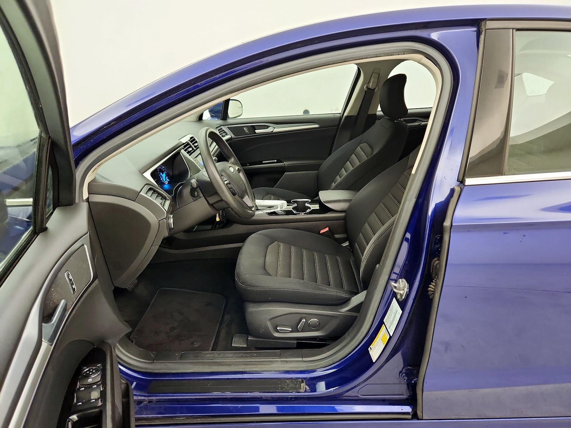 Thumbnail: 2015 Ford Fusion - 11