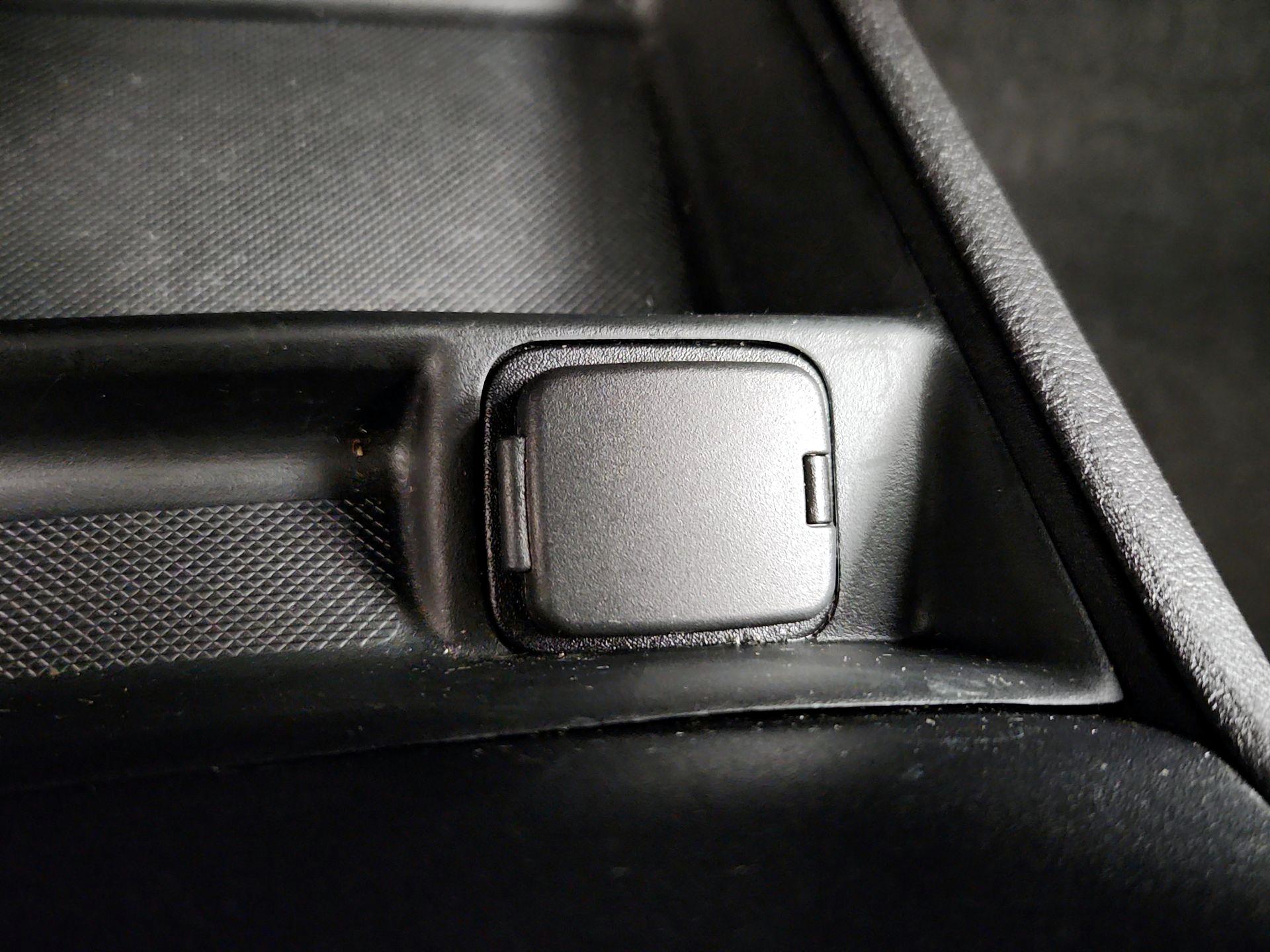 Thumbnail: 2015 Ford Fusion - 18