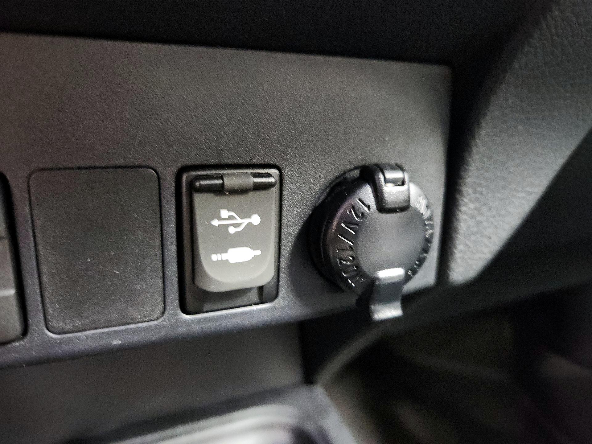 Thumbnail: 2016 Toyota RAV4 - 18