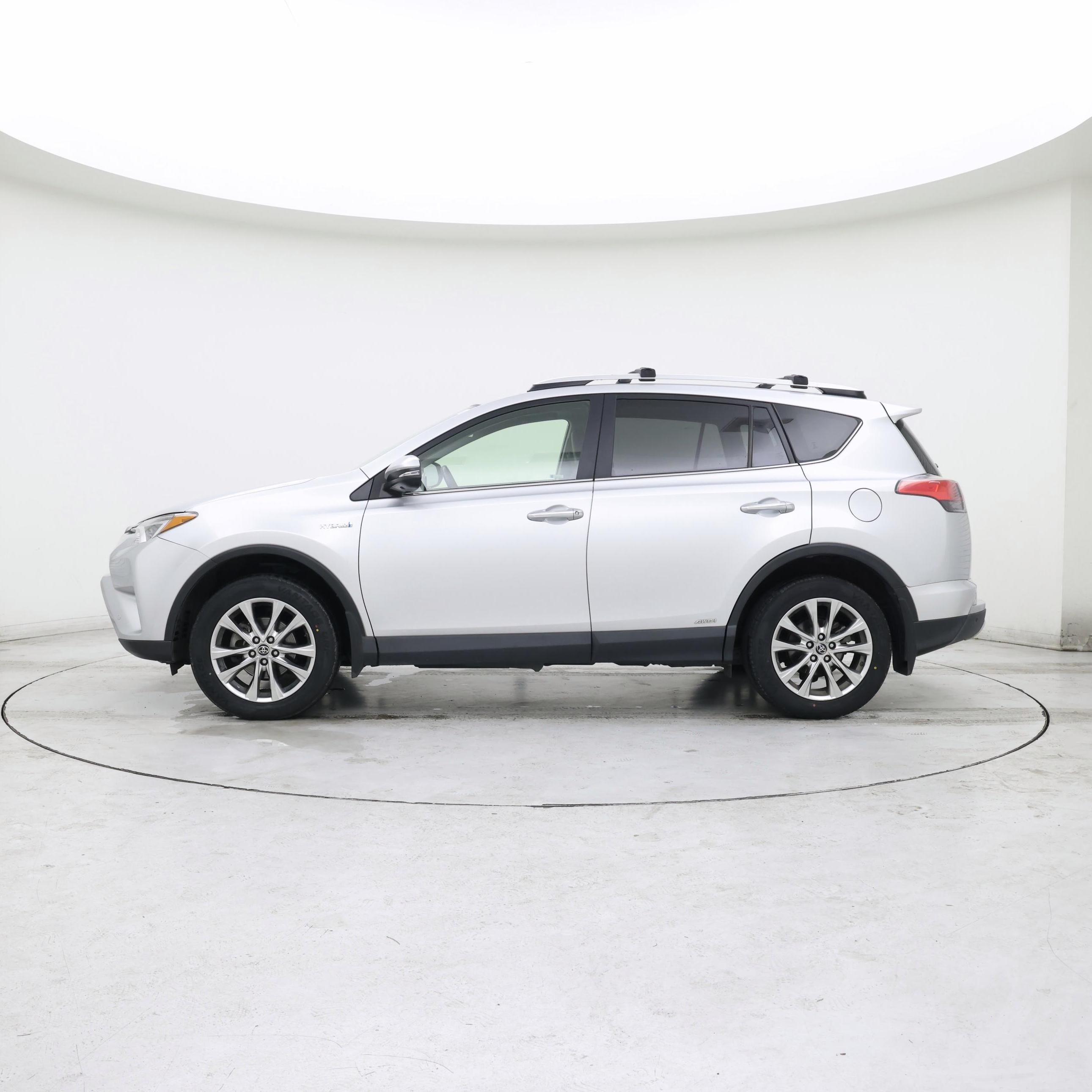 Thumbnail: 2016 Toyota RAV4 - 3