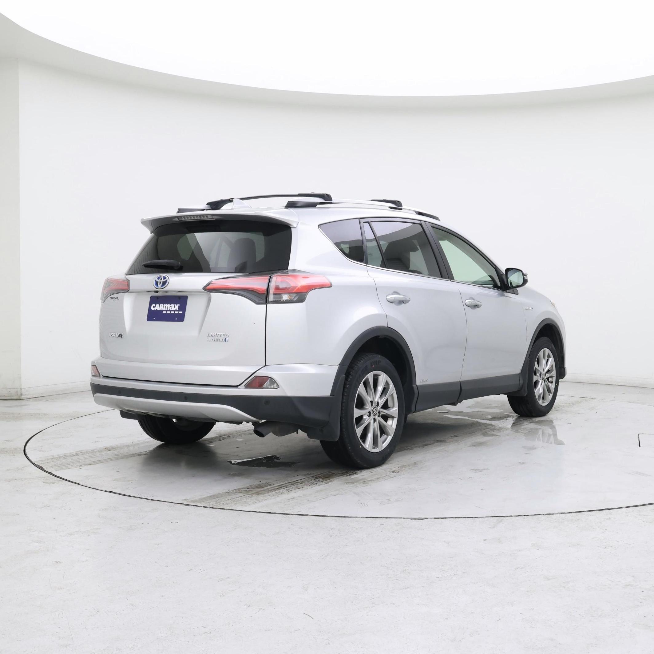 Thumbnail: 2016 Toyota RAV4 - 8