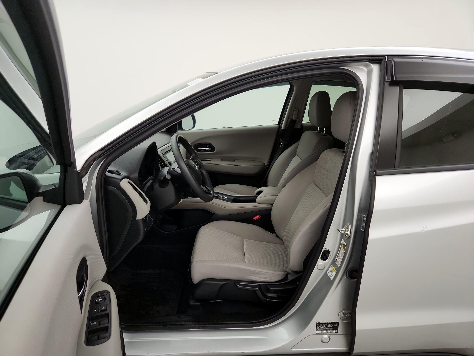 Thumbnail: 2016 Honda HR-V - 11