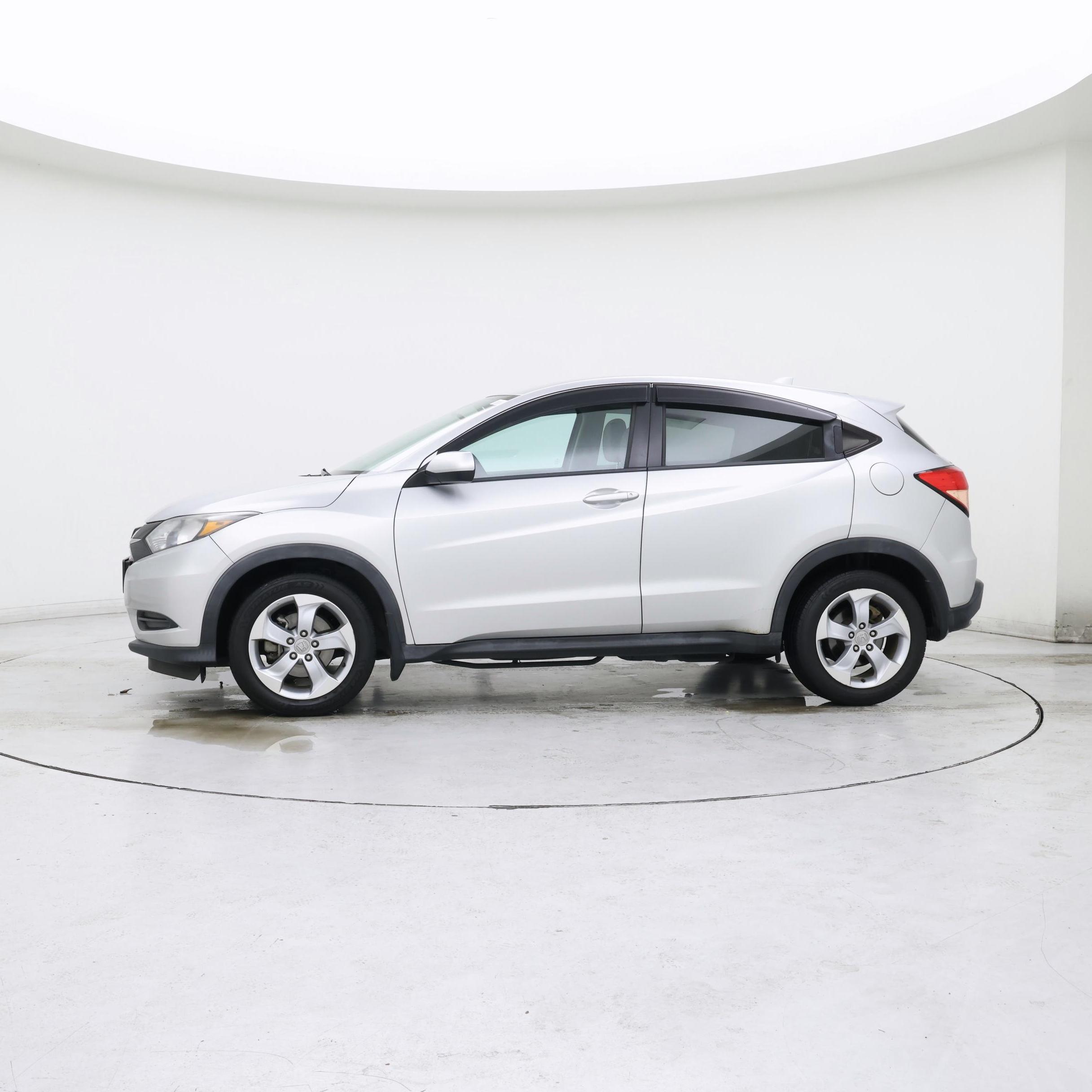 Thumbnail: 2016 Honda HR-V - 3