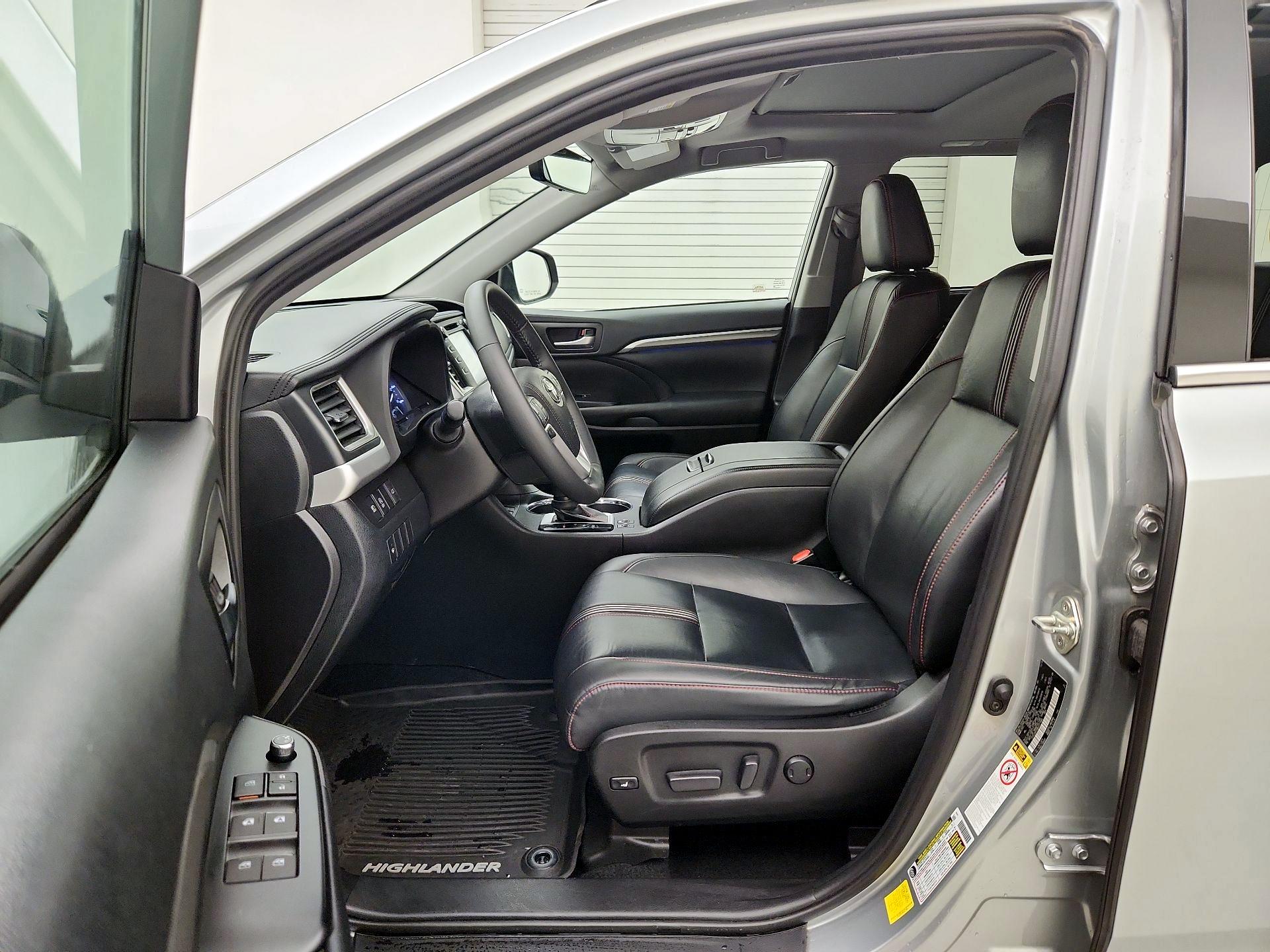 Thumbnail: 2019 Toyota Highlander - 11