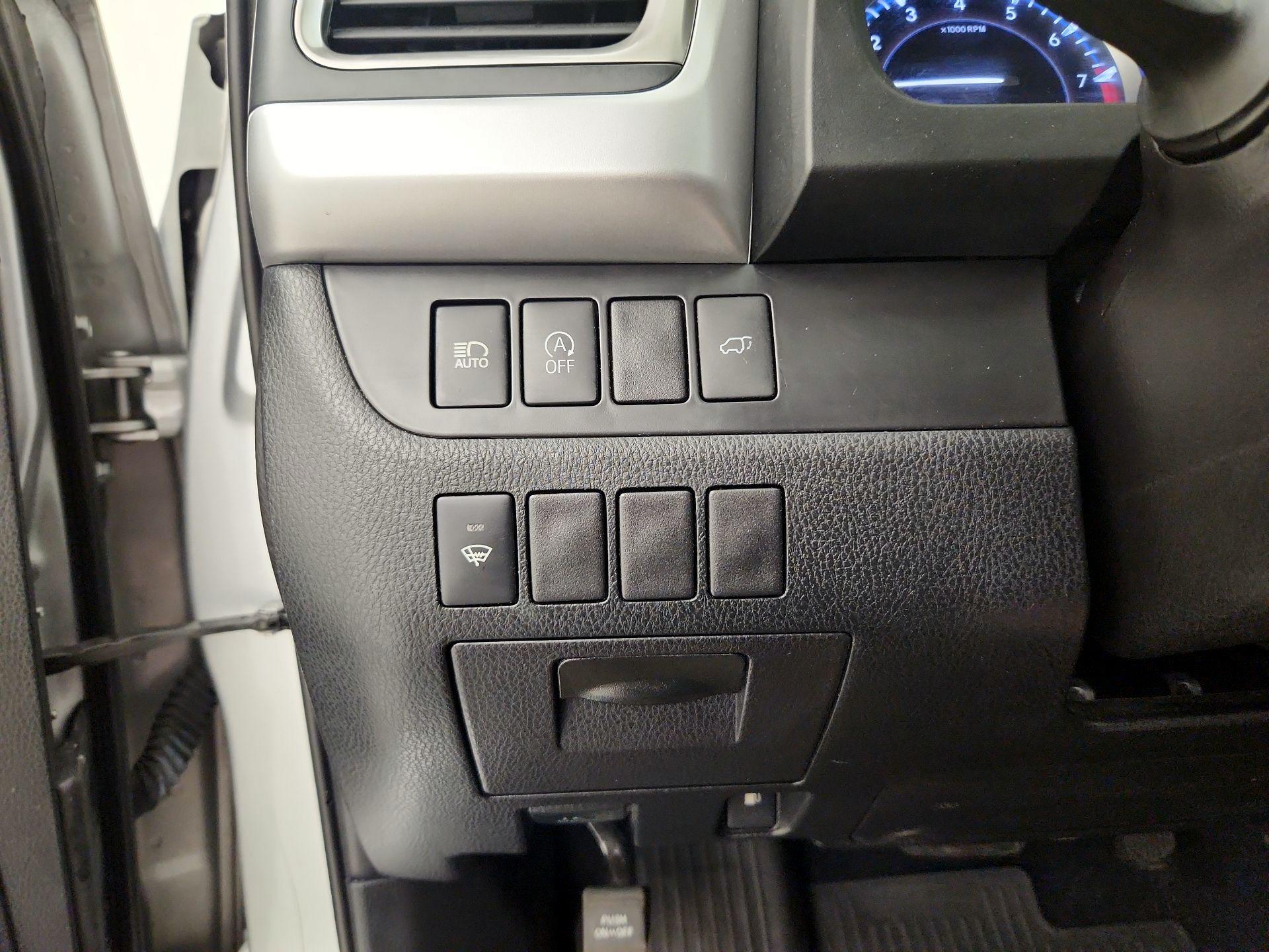 Thumbnail: 2019 Toyota Highlander - 13